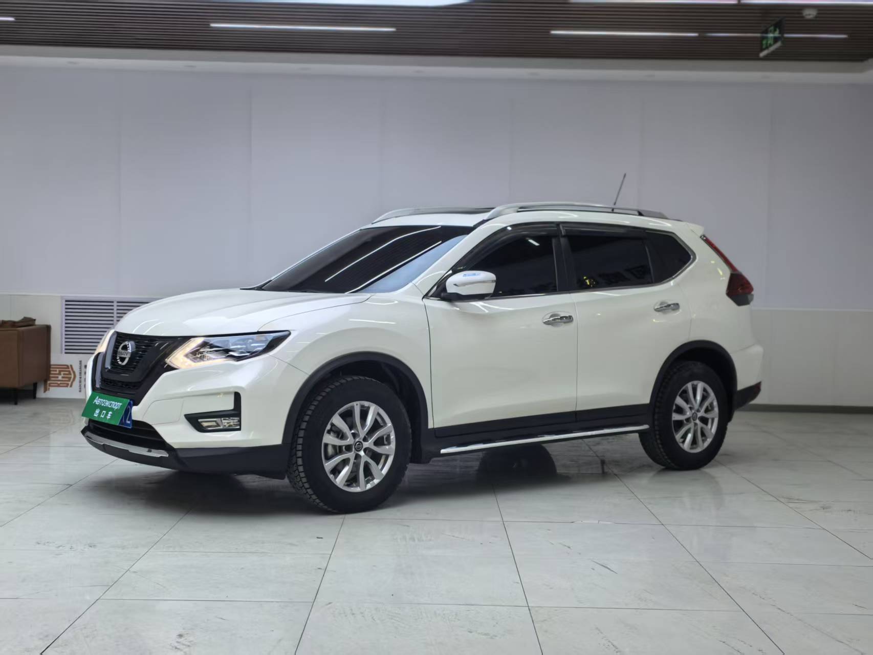 Nissan X-Trail 2022 года, 2.0L, передний привод, версия Zhi Lian Zhen Xiang