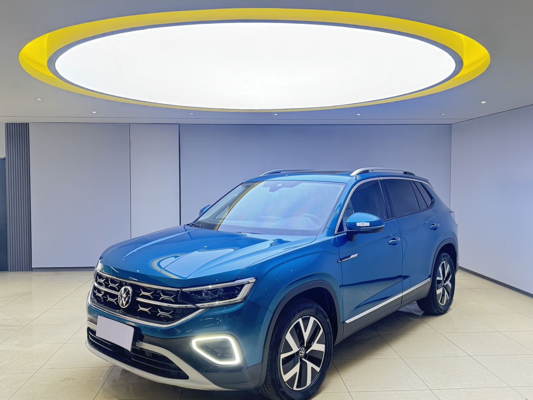 Volkswagen Tayron 2023 версия 280TSI Полный привод Люкс Plus Расширенная версия