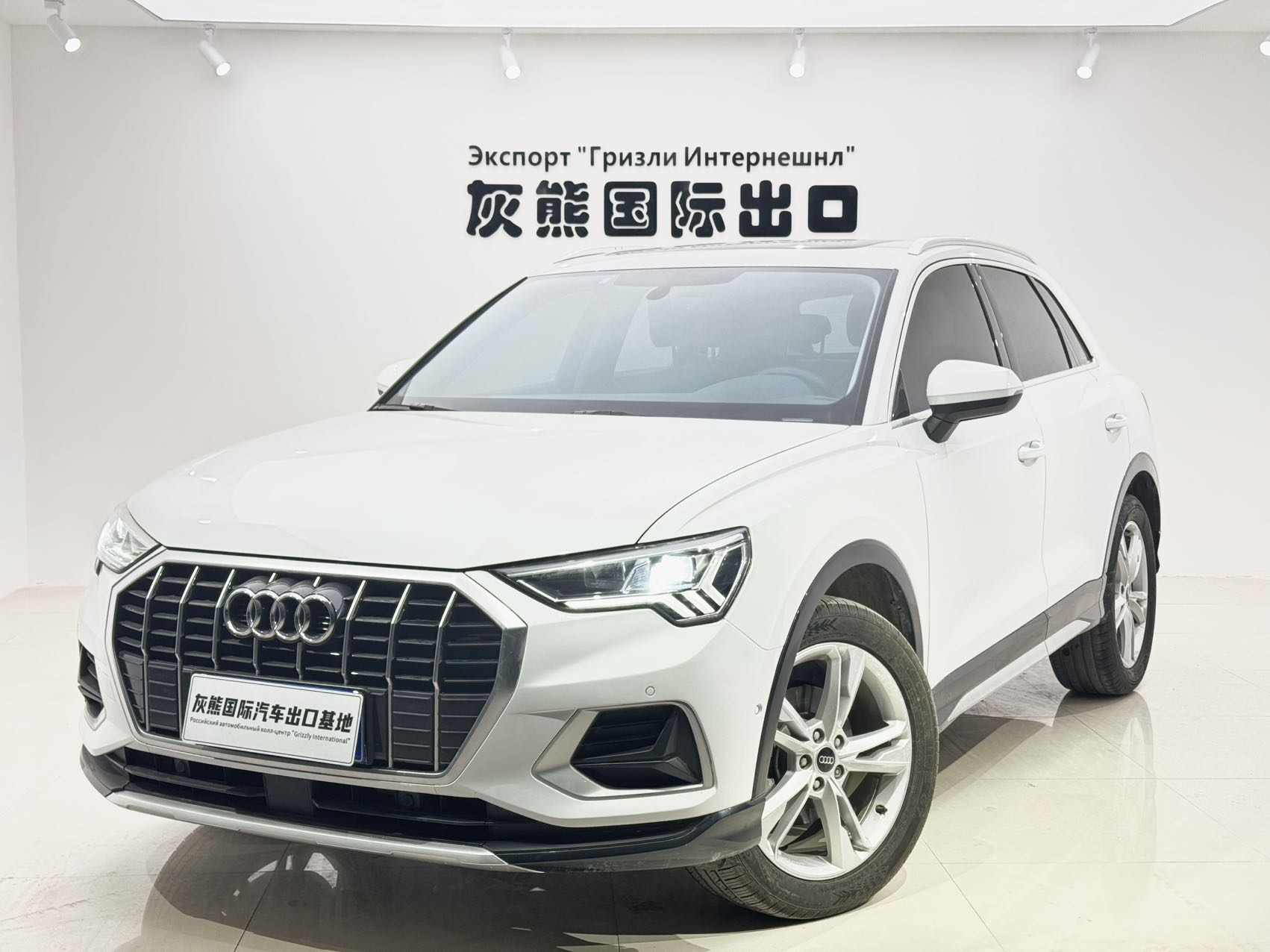 Audi Q3 35 TFSI стильная элегантная версия 2022 года