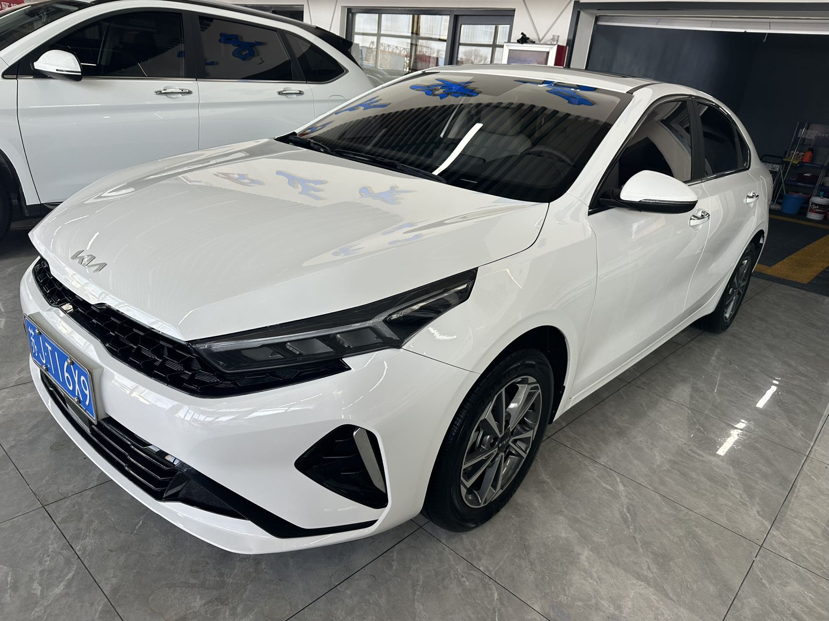 Киа K3 2023 года, комплектация Люкс