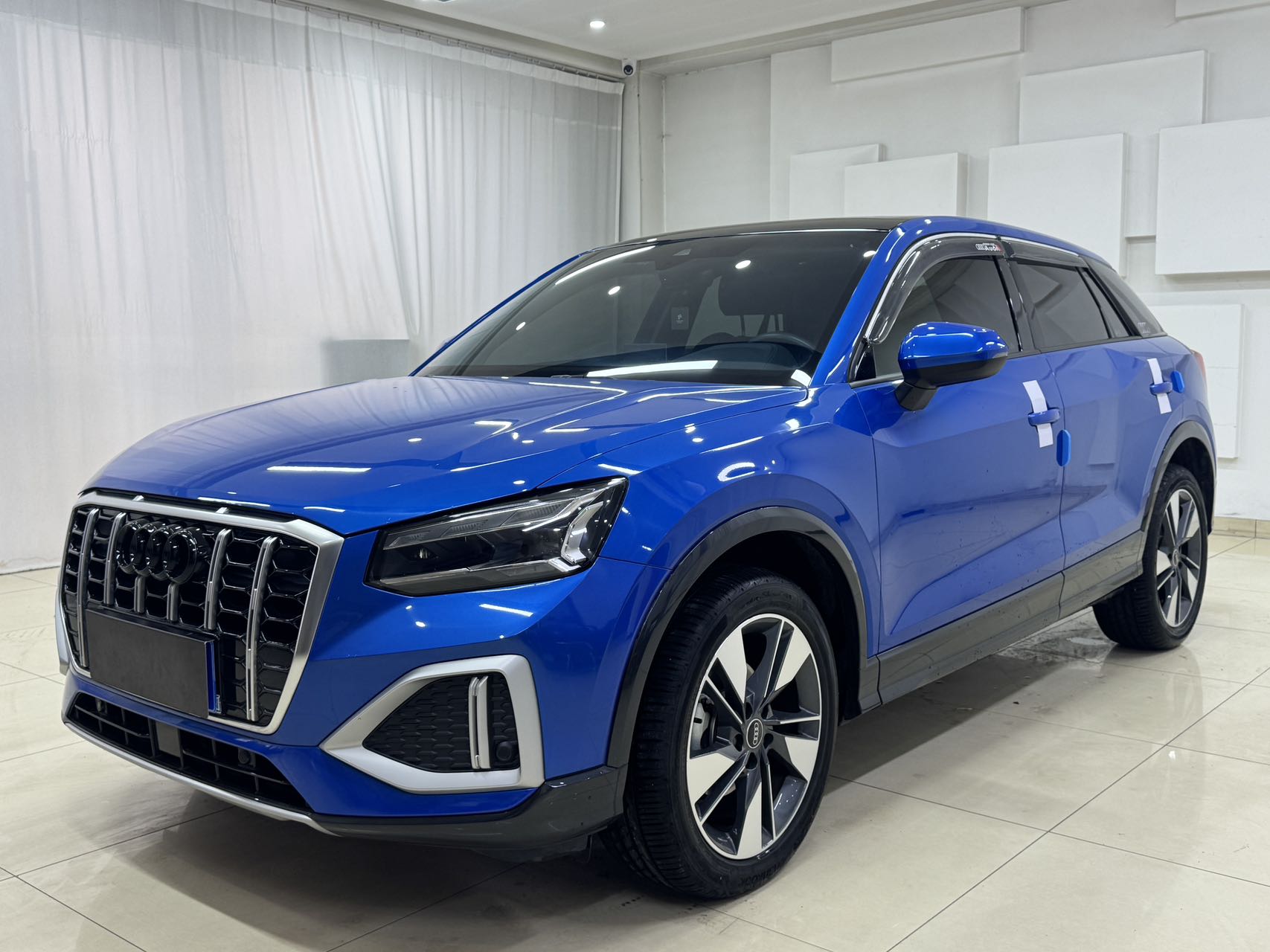 Audi Q2L 2022 версия 35 TFSI Модный и элегантный вариант, стандарт Евро VI