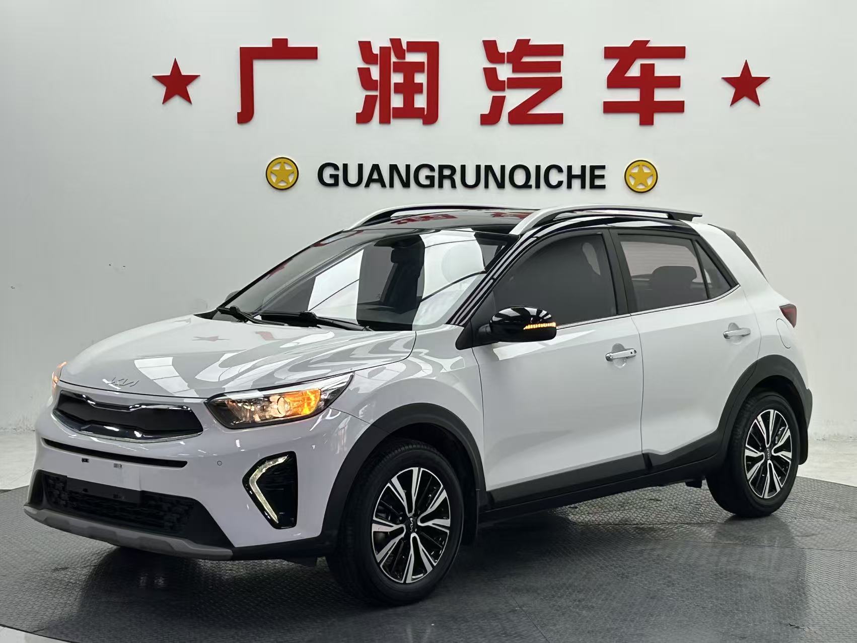 Модель 21 Yipao 1.4L CVT с люком  