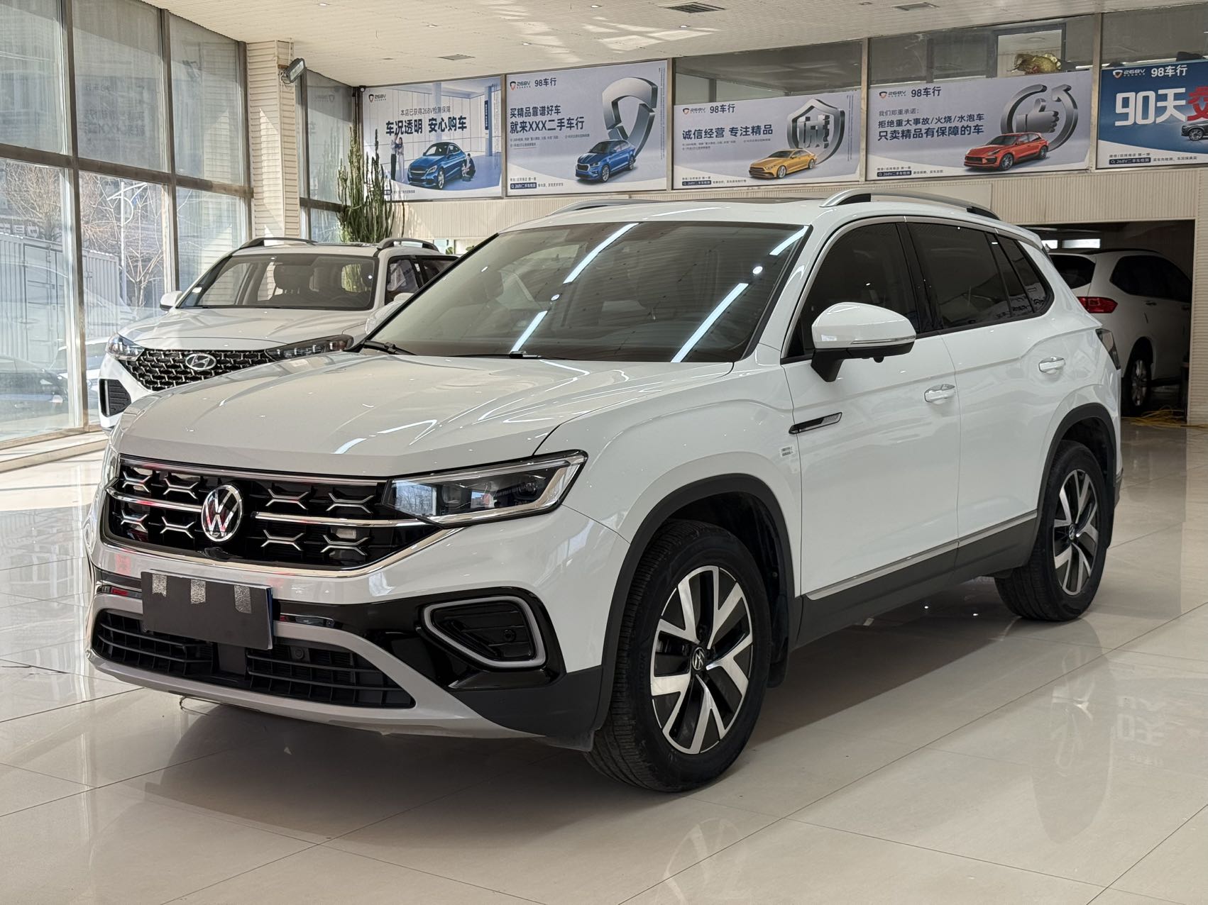 Volkswagen Tayron 2023 280TSI передний привод, версия Luxury Plus Advance