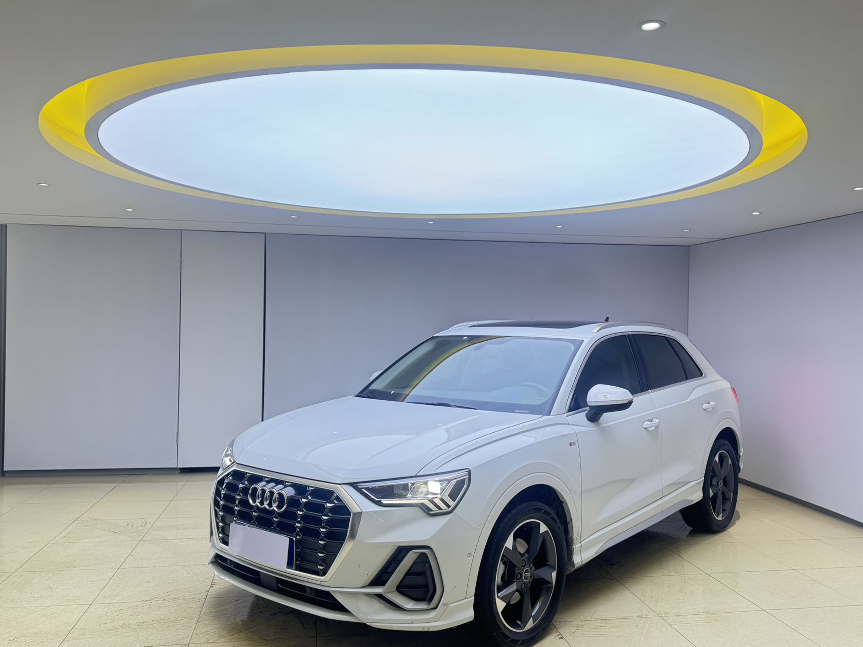 Ауди Q3 2021, 35 TFSI, передний привод, Спортивный Динамичный Комплект