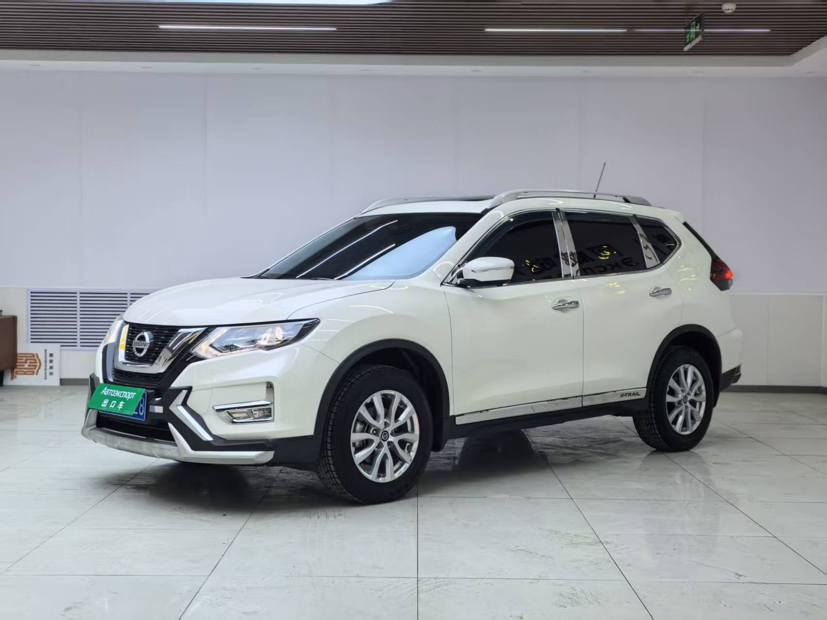 Nissan X-Trail 2022 года, 2.0L, передний привод, версия Zhi Lian Zhen Xiang