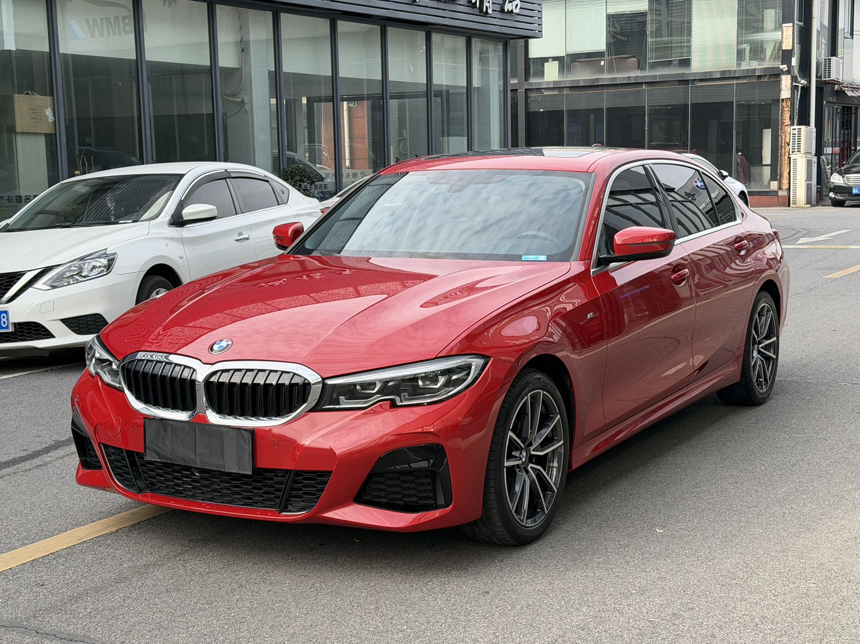 BMW 3 серии 2022 года 320Li M спортивный пакет