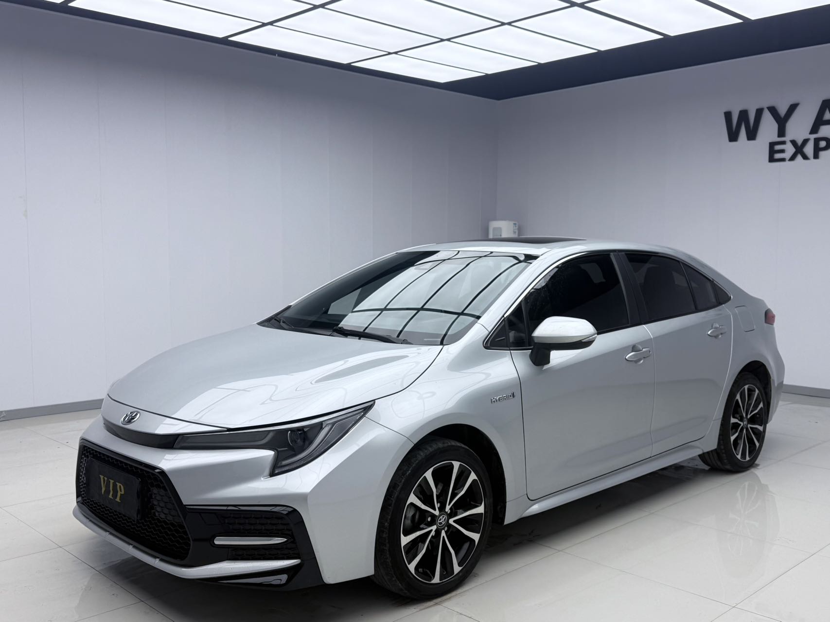 Toyota Levin 2021 двойной двигатель 1.8HE-CVT спортивная версия