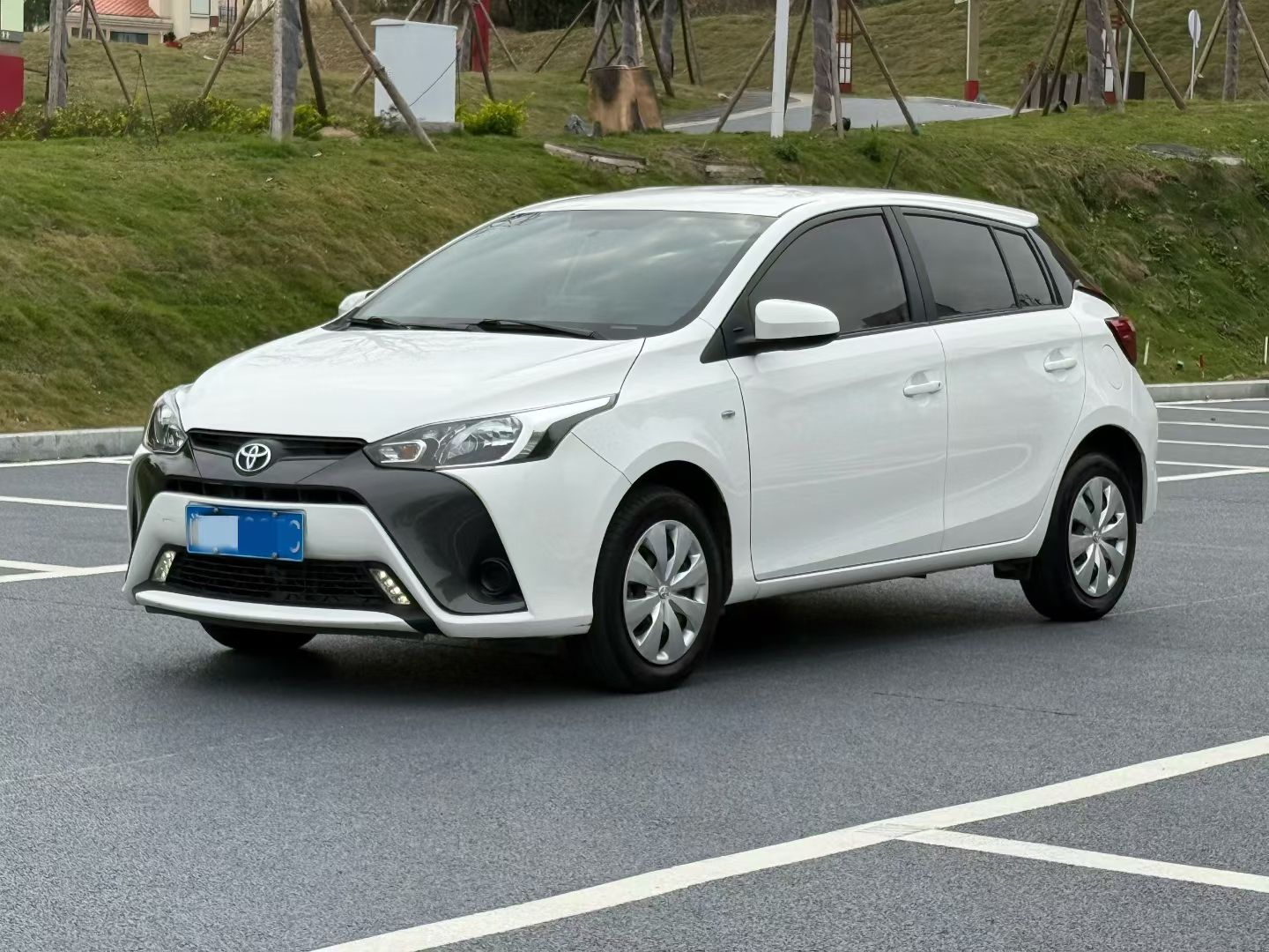 Версия 22 года Toyota Vios Leading Plus 22  