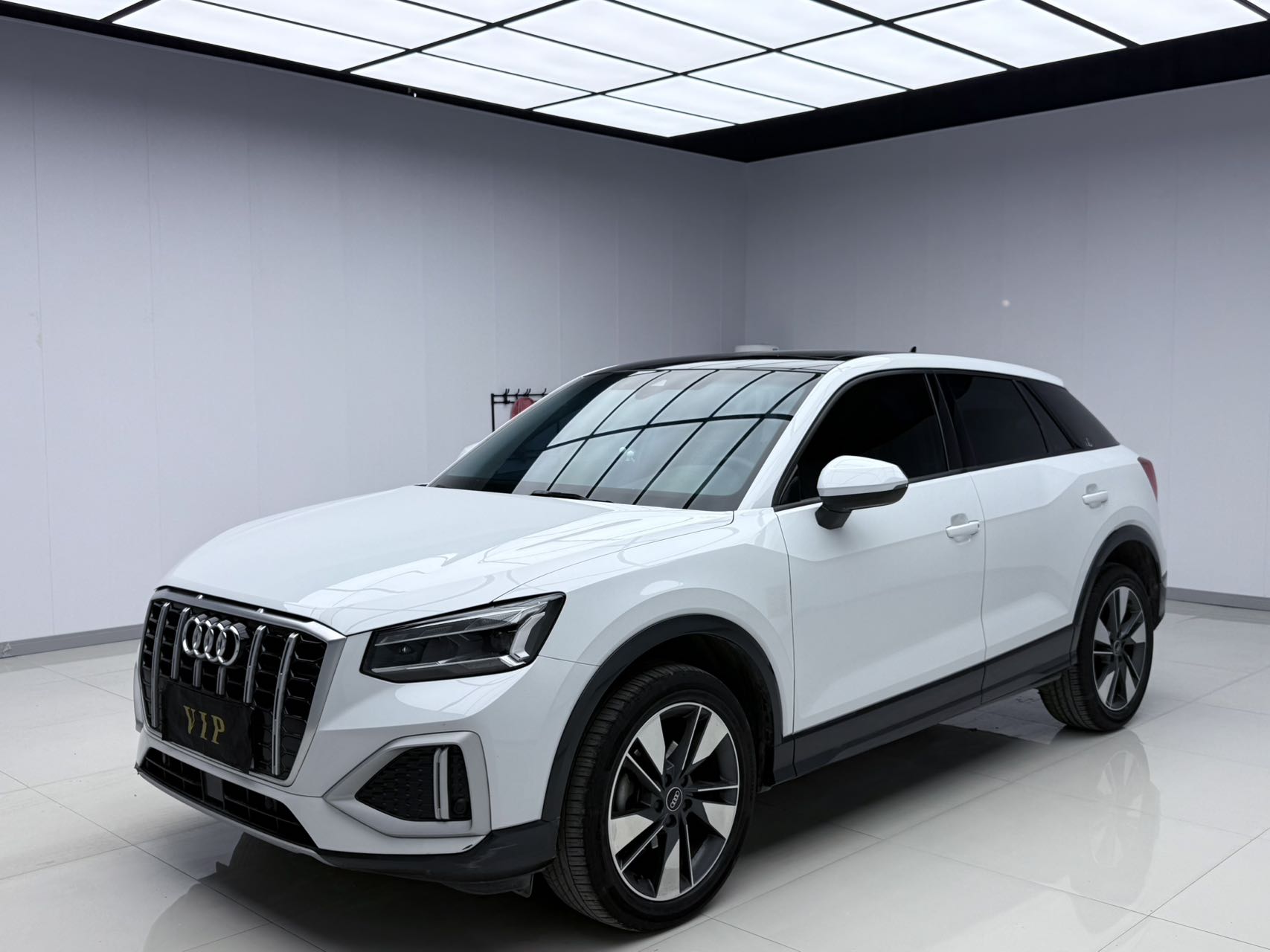 Audi Q2L 2022 модель 35 TFSI Модный элегантный вариант