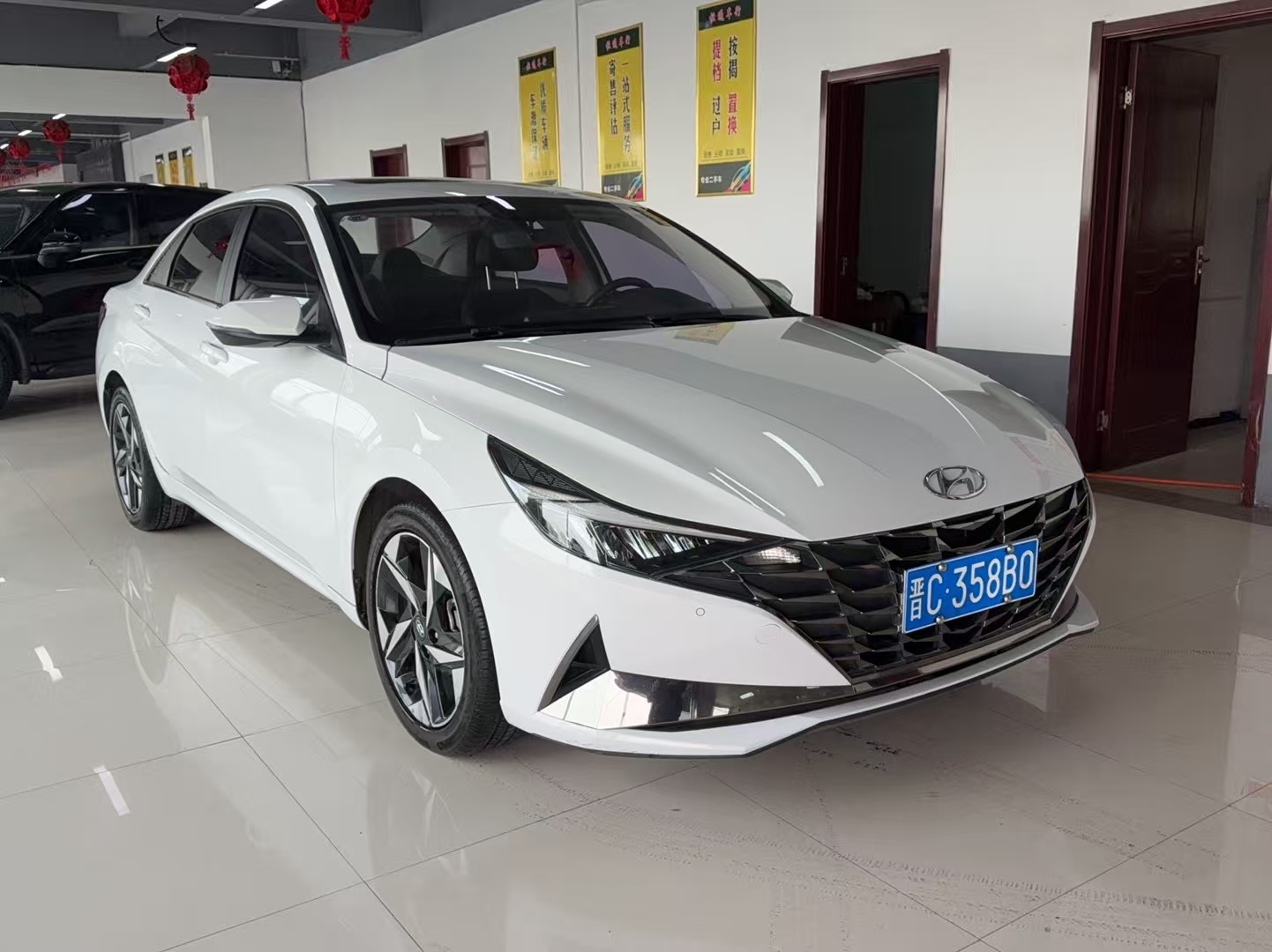 2022 модель Elantra 1.5L CVT LUX премиум-версия