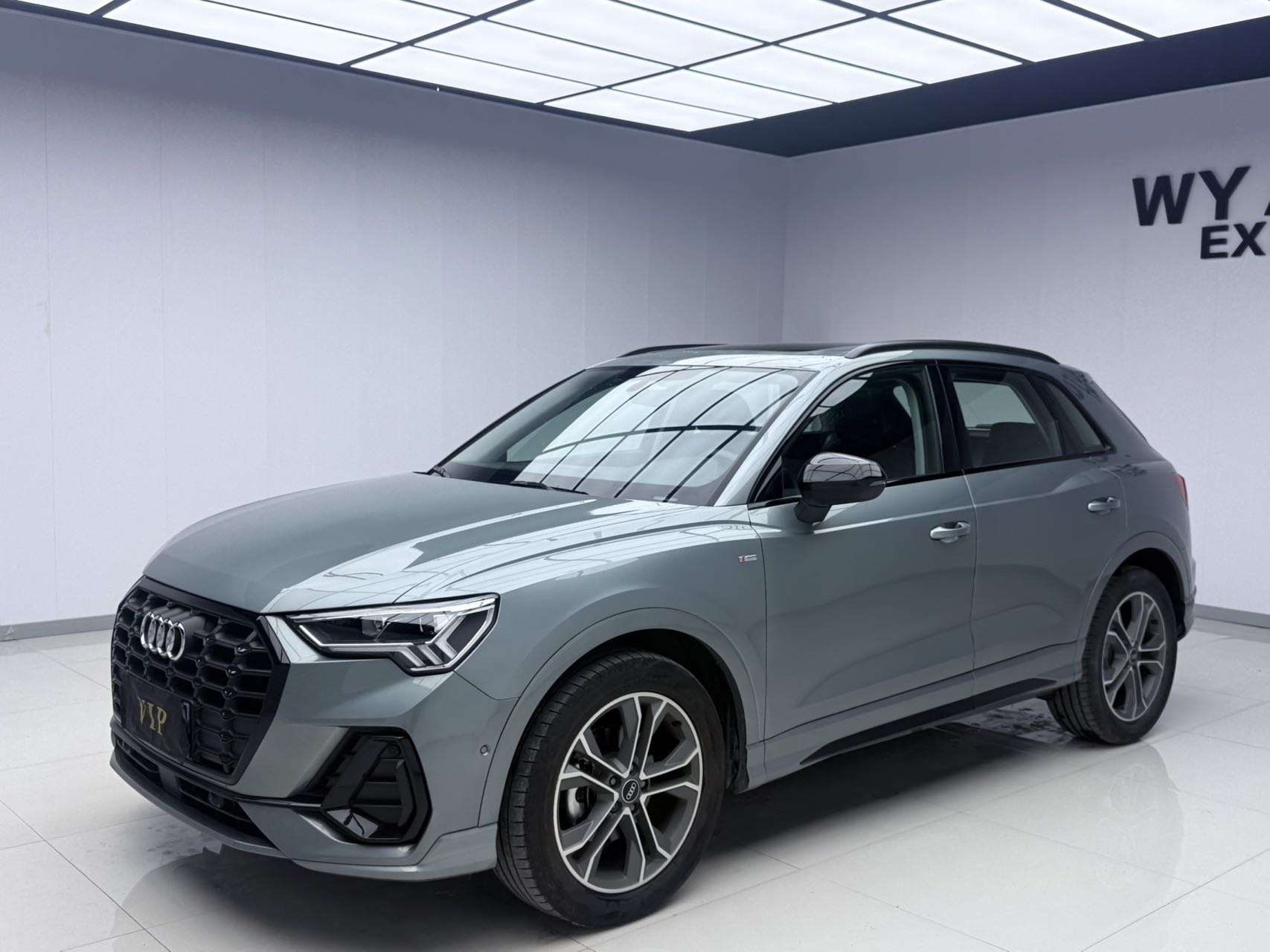 Audi Q3 35 TFSI модификация 2022 года, стильная и динамичная