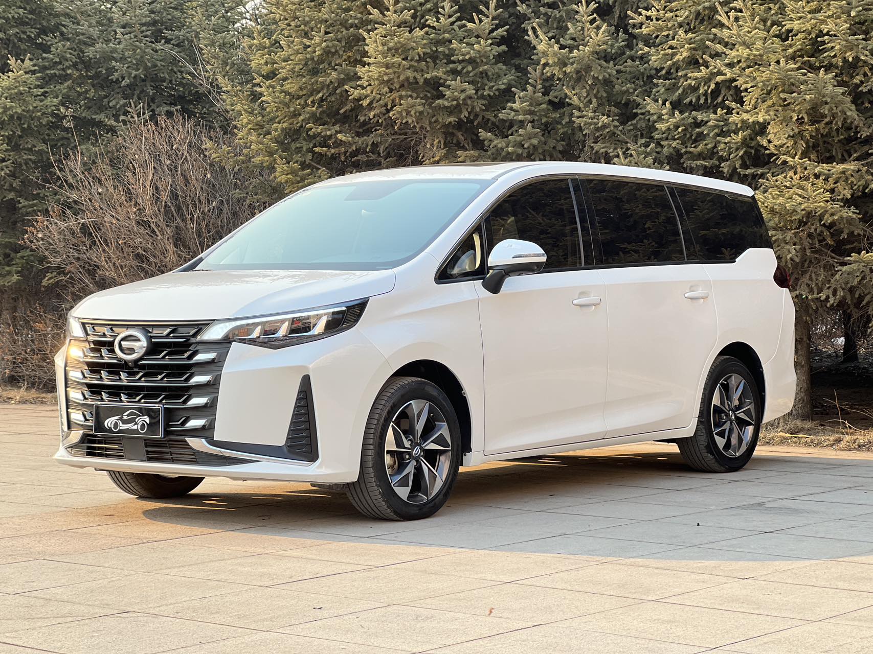 GAC 2021 M6 1.5T  Версия Prestigious 7 мест  