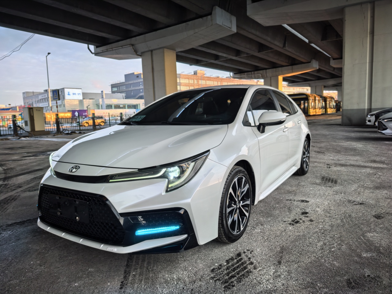 Тойота Кросс 2021 185T CVT Спорт