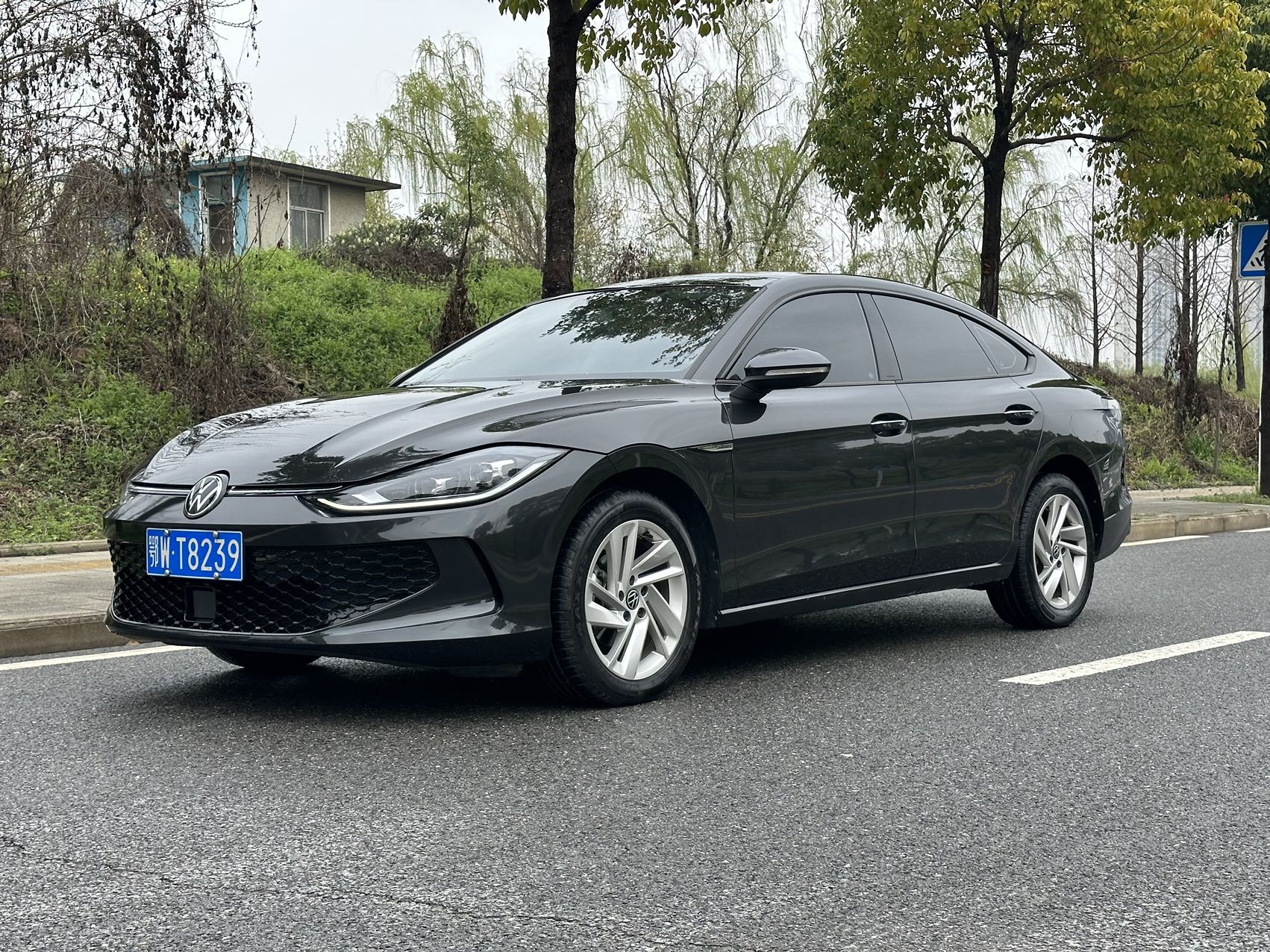 Модель 2021 года 1.5L CVT LUX премиум-версия