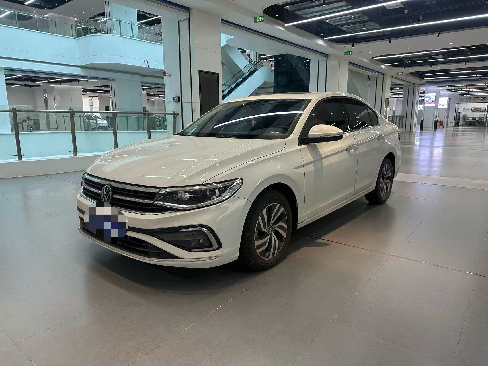 Volkswagen Bora 2023 модель 200TSI DSG версия Zhi Xing
