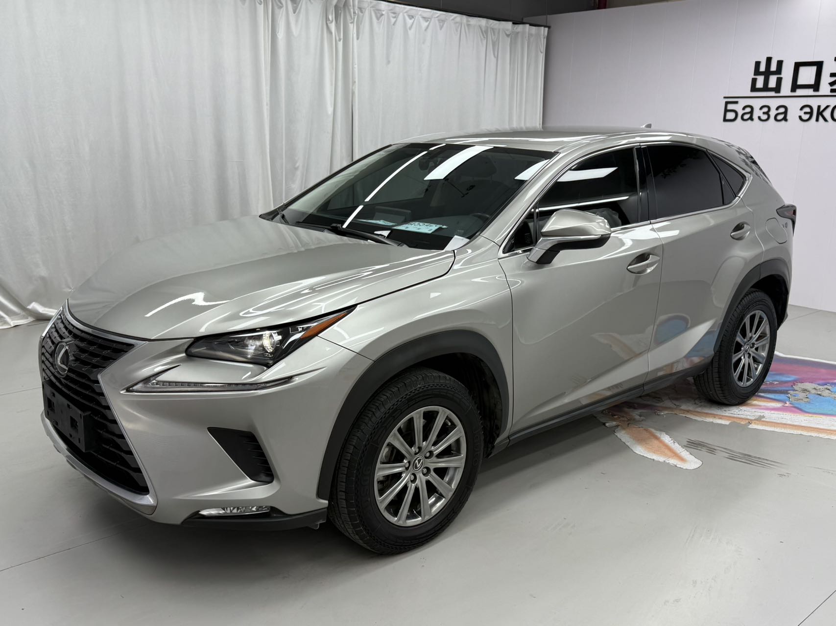 Lexus NX200 импорт 2020 года, передний привод, версия Fengyi  