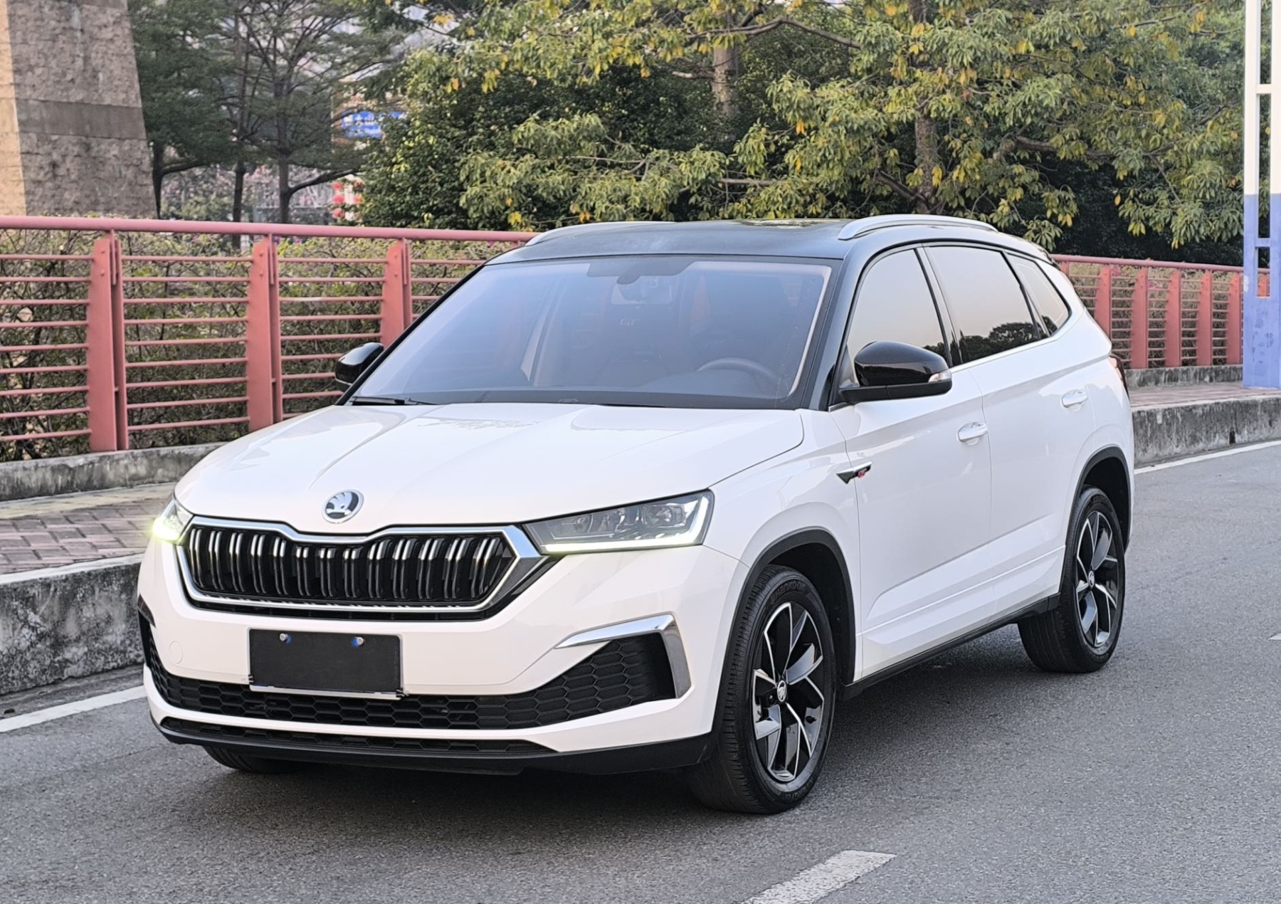 Skoda Kamiq 2021 GT TSI230 DSG флагманская версия