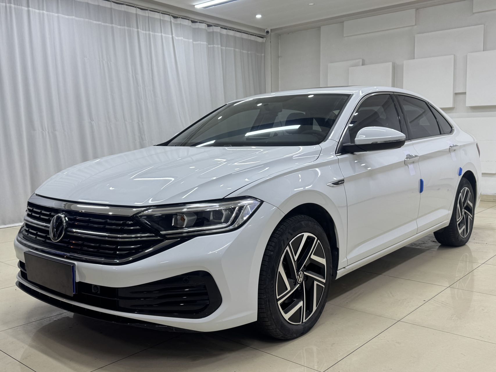 Volkswagen Sagitar 2023 версия 280TSI DSG Превосходная