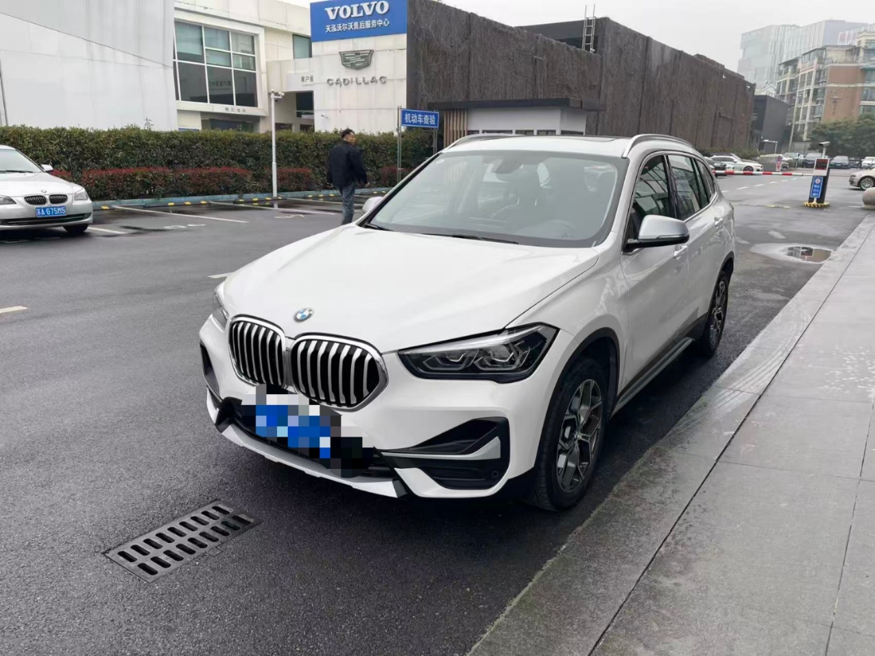  BMW X1 2022 sDrive20Li Люксовая версия