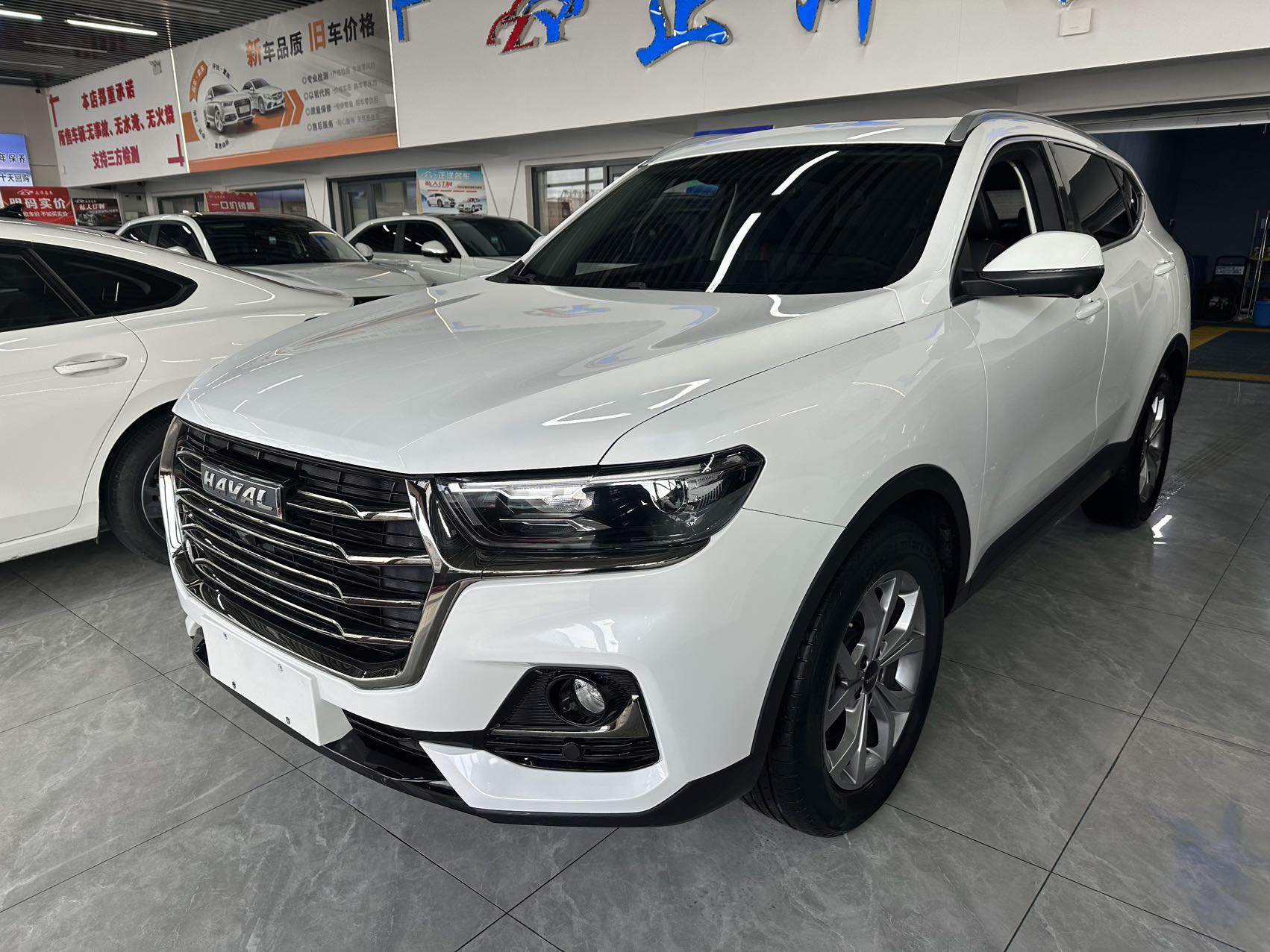 Модель 2021 года: Great Wall Haval H6, версия «Гуочао», автоматическая коробка передач, версия «Чемпион».