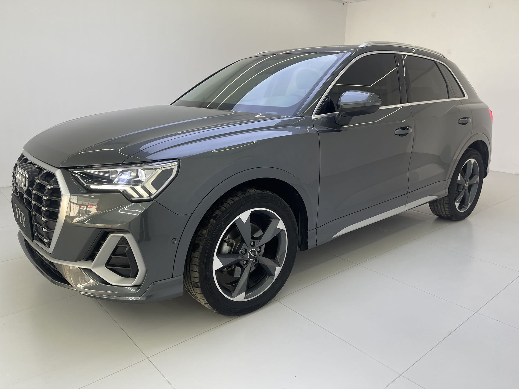 Audi Q3 2023 года, модификация 35 TFSI, стильная динамичная версия
