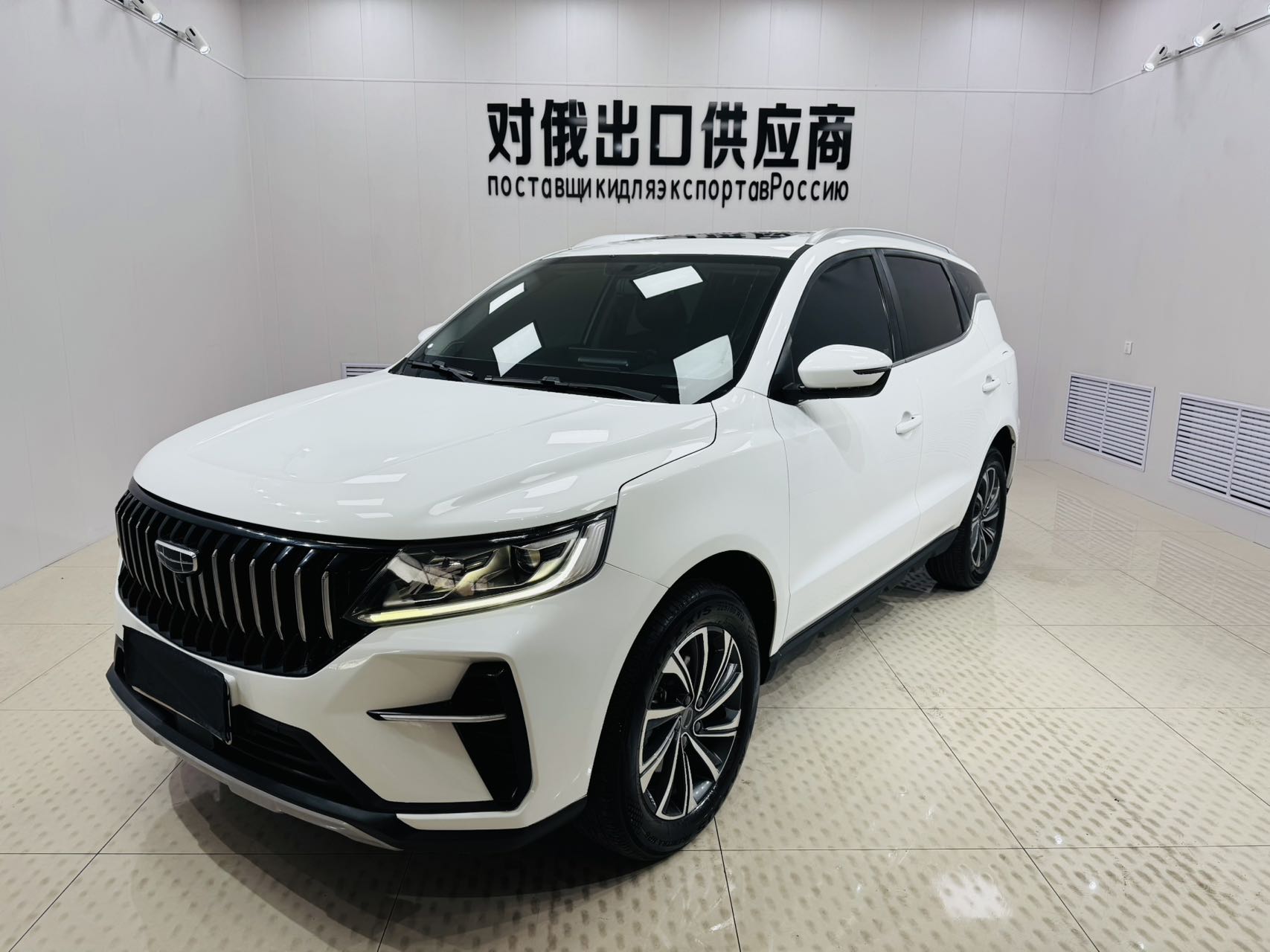 2021 год модель Geely Yuanjing X6 PRO 1.4T автоматическая премиум-версия