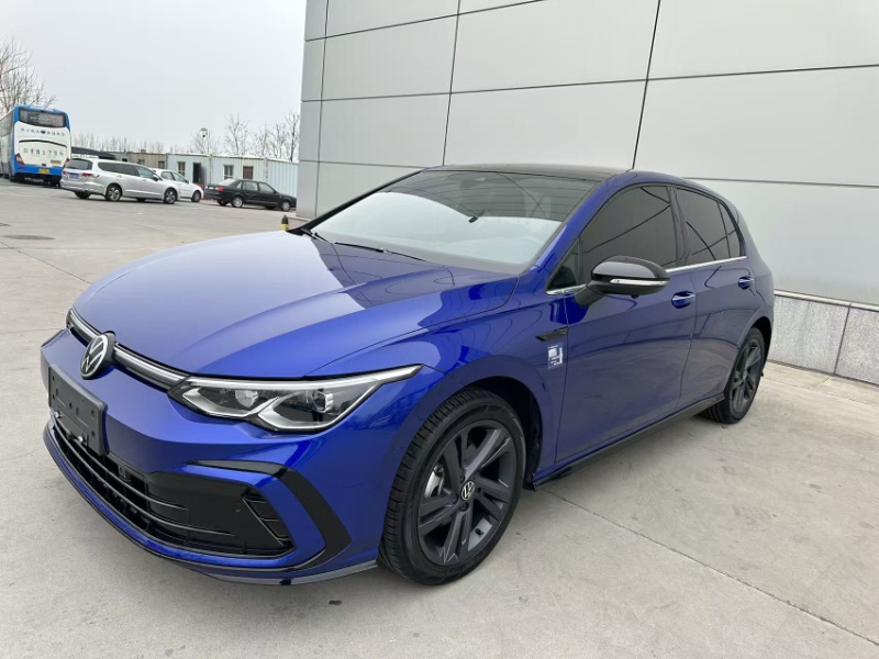 Volkswagen Golf R-LINE 2021 года выпуска