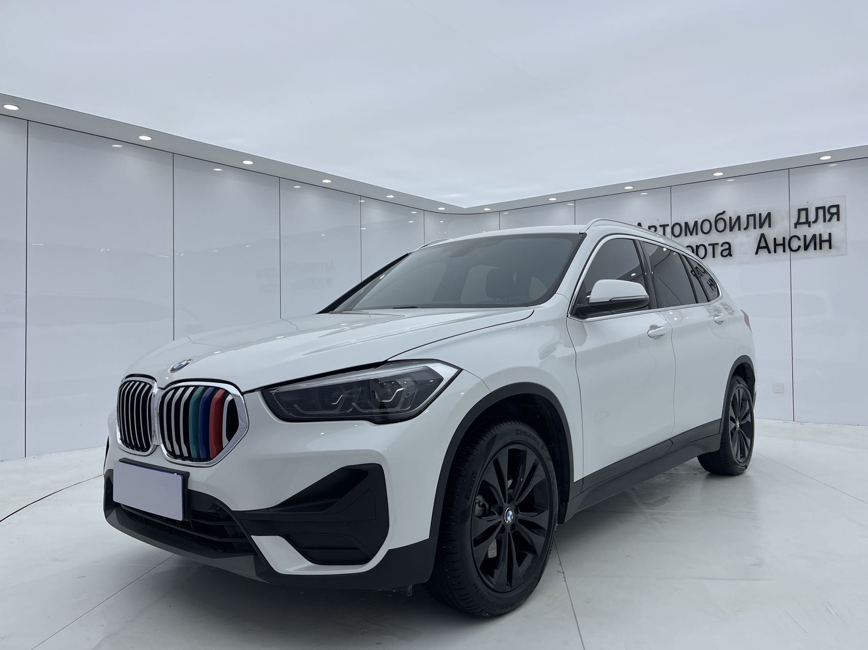BMW X1 2021 года, обновленная версия, sDrive20Li, стильная модель