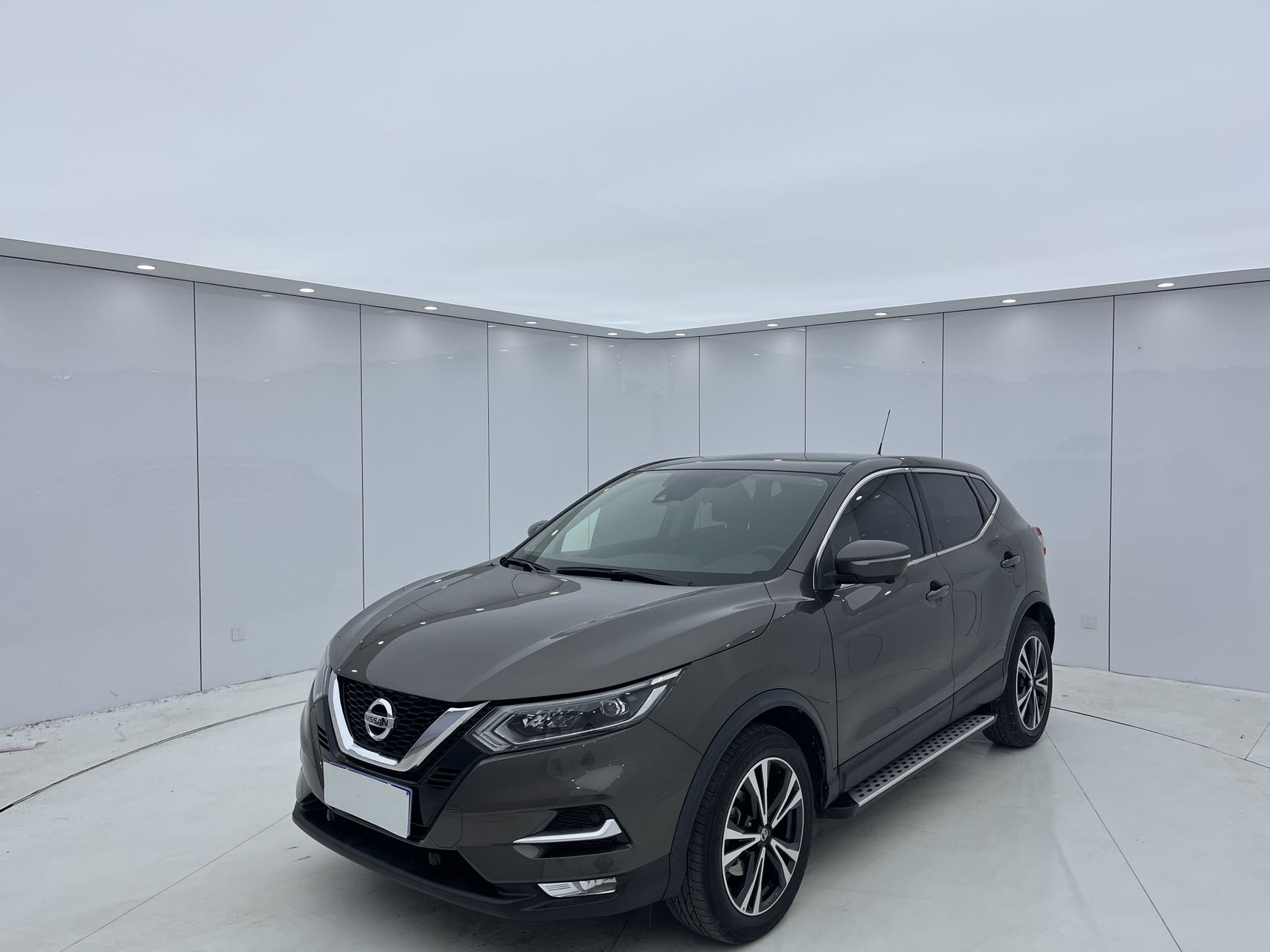 Nissan Qashqai 2021 год, 2.0L CVT роскошная версия, стандарт выбросов VI