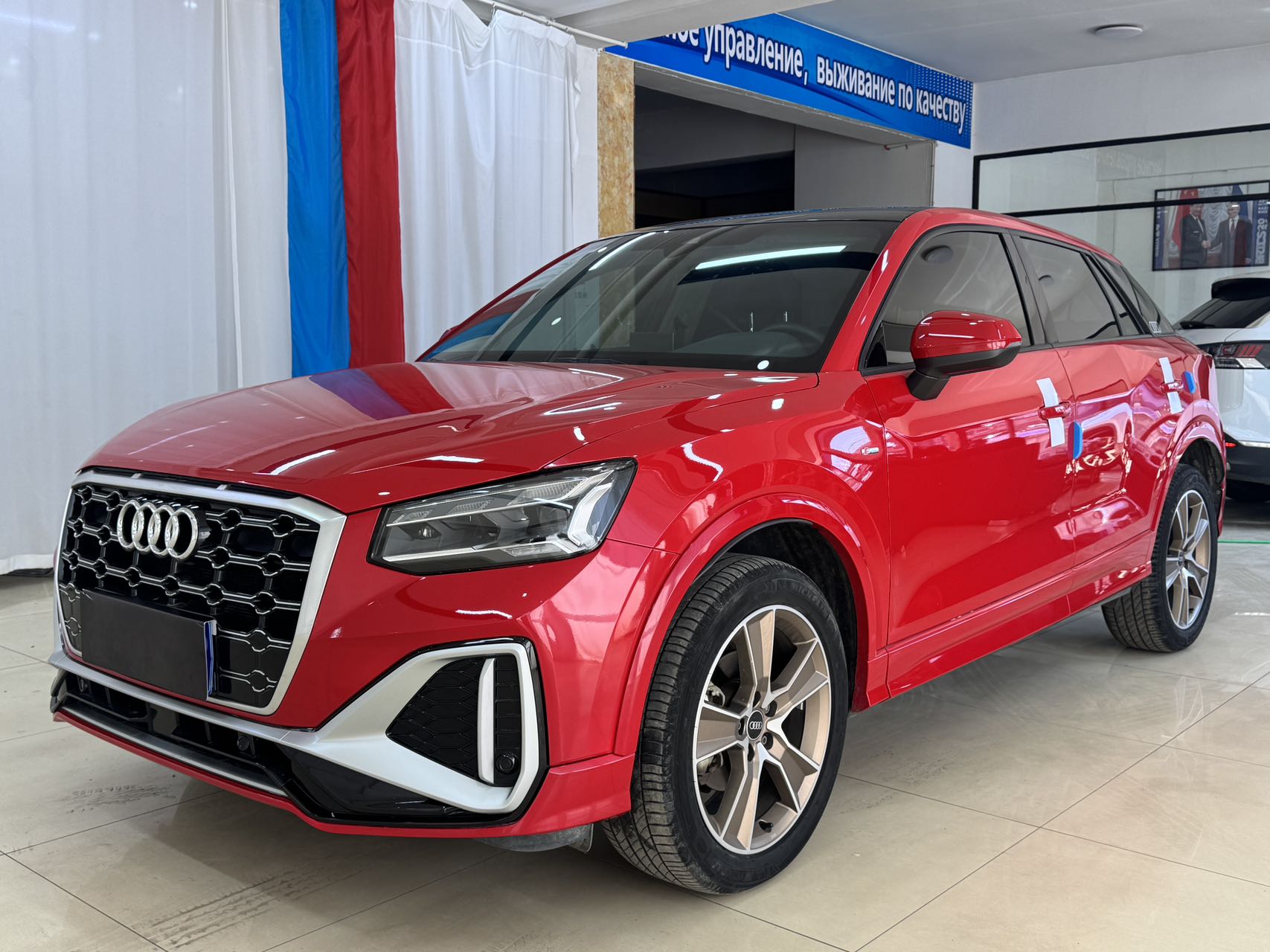 Audi Q2L 2022 версия 35 TFSI Модный и элегантный вариант, стандарт выбросов Национальный VI