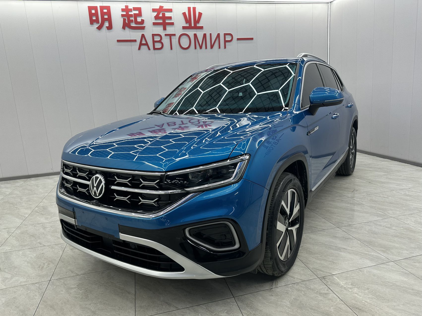 Volkswagen Tayron 2023 года 280TSI, передний привод, версия Luxury Plus Advanced