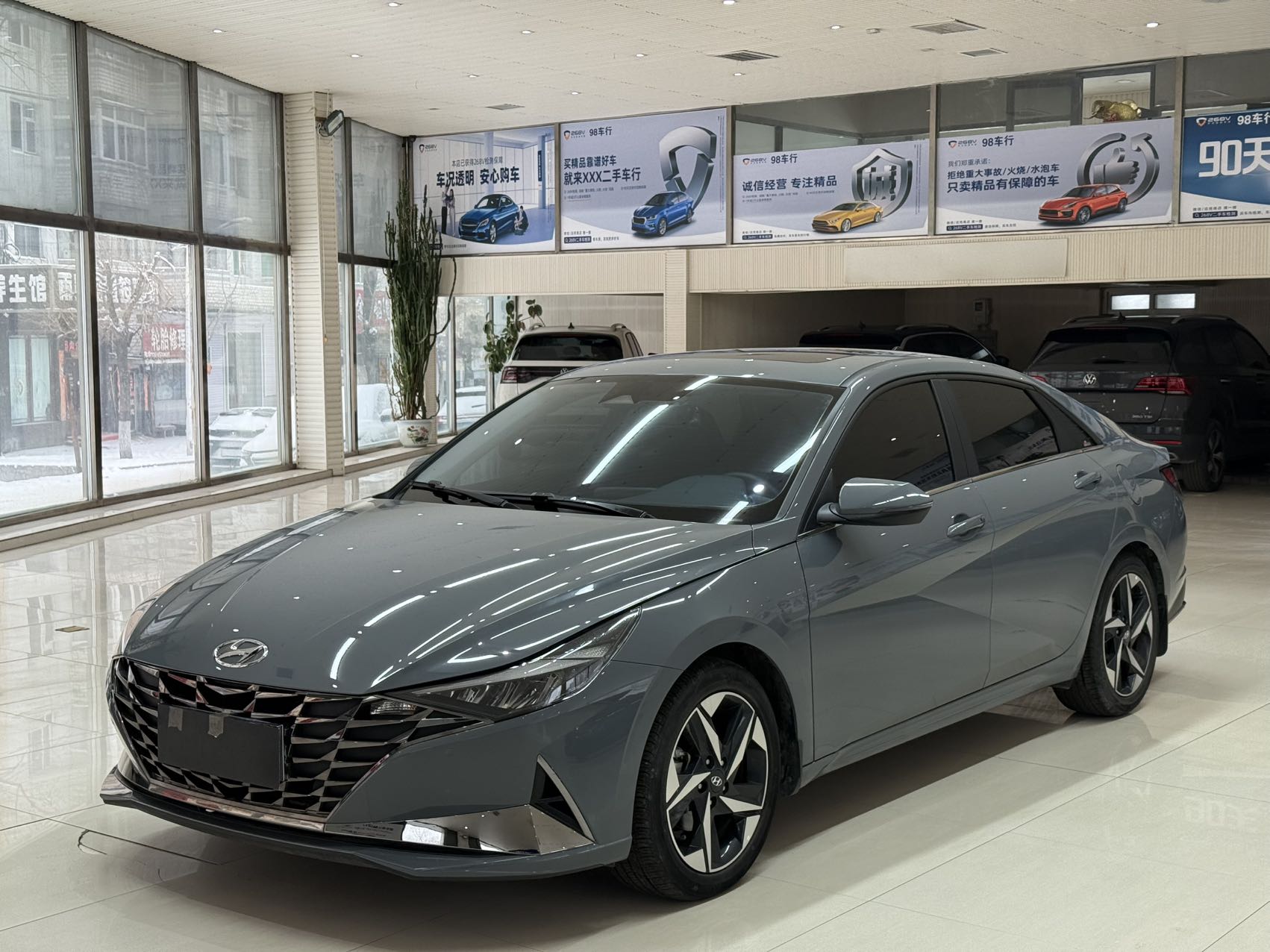 Hyundai Elantra 2021 года 1.5L CVT LUX престижная версия