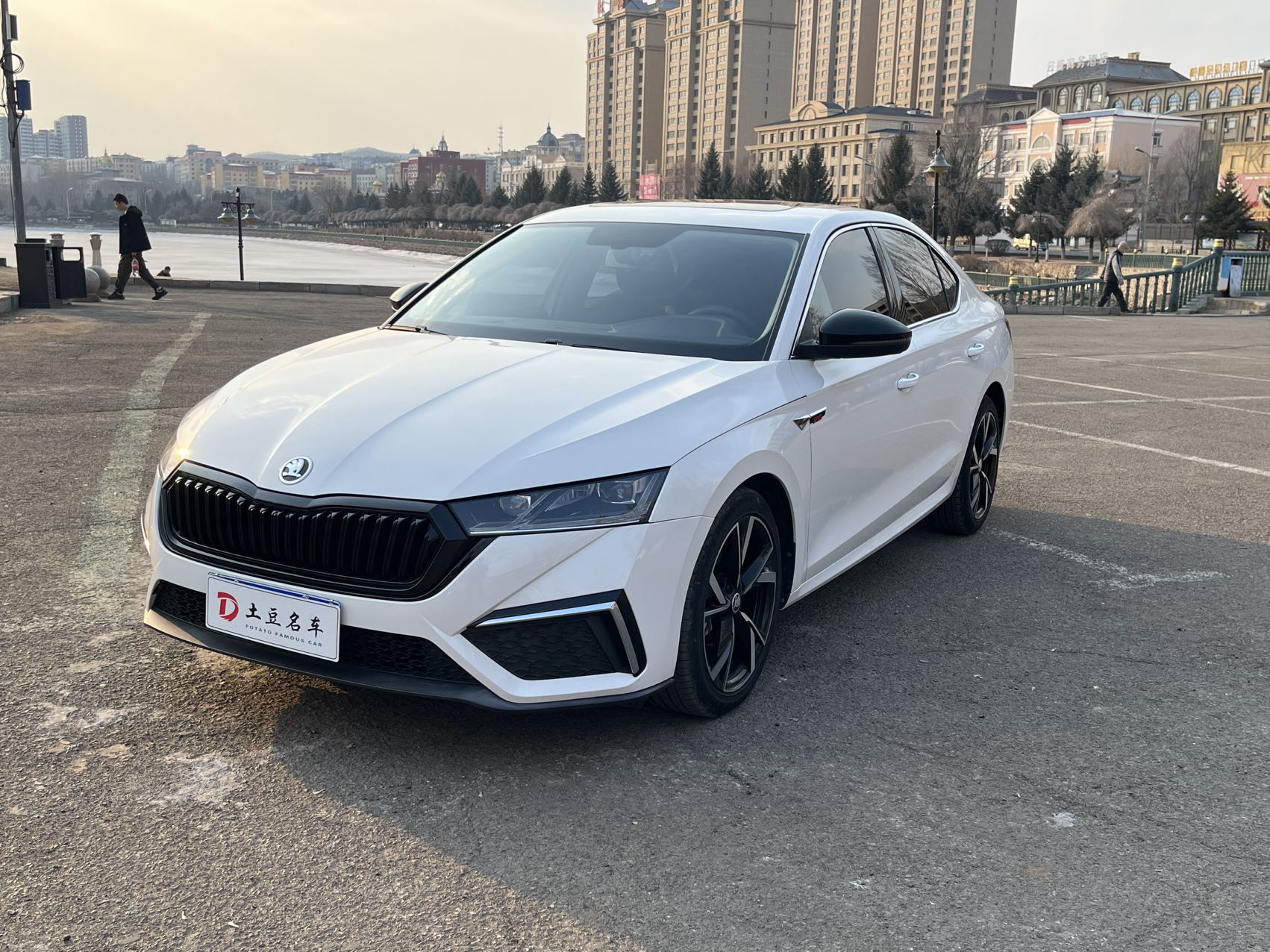 Skoda Octarious 2021 PRO TSI280 Deluxe Edition