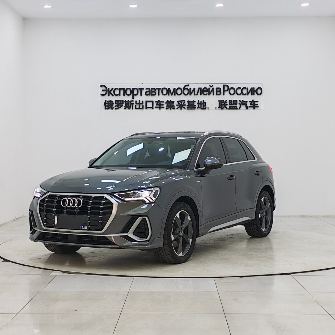 Audi Q3 2022 модель 35 TFSI стильная динамичная версия, стандарт страны VI