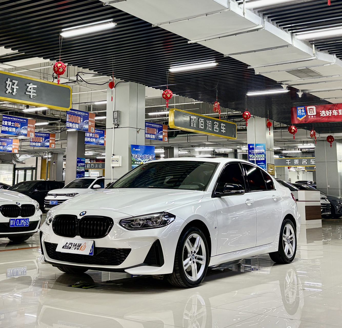 22 модели BMW 1 серии 120iM модифицированная спортивная ночь