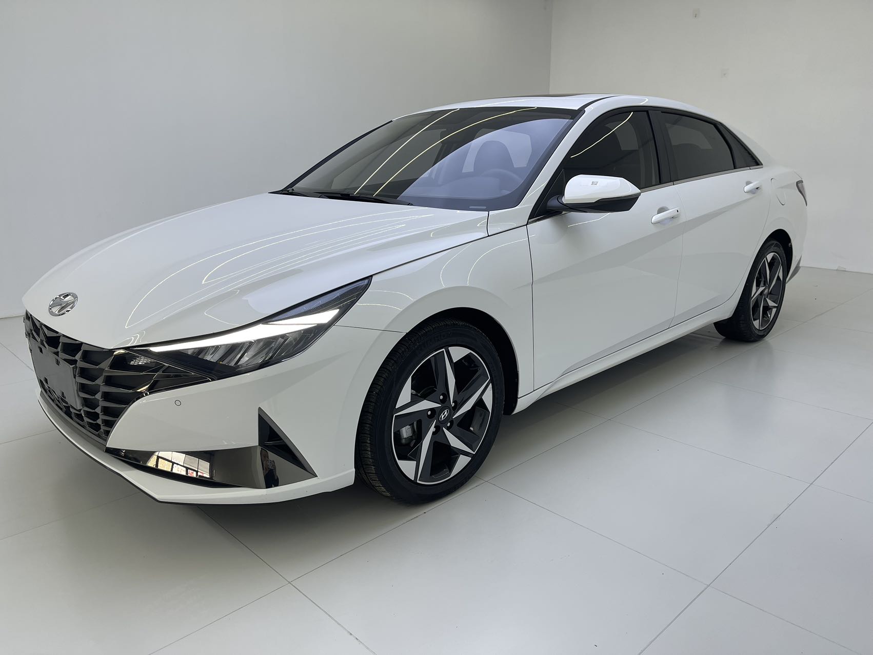 Хёндай Элантра 2022 1.5л CVT GLX Премиум версия