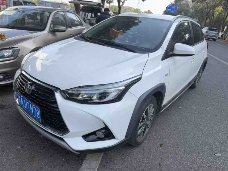  Тойота Ярис 2022, 1.5L Люкс Плюс