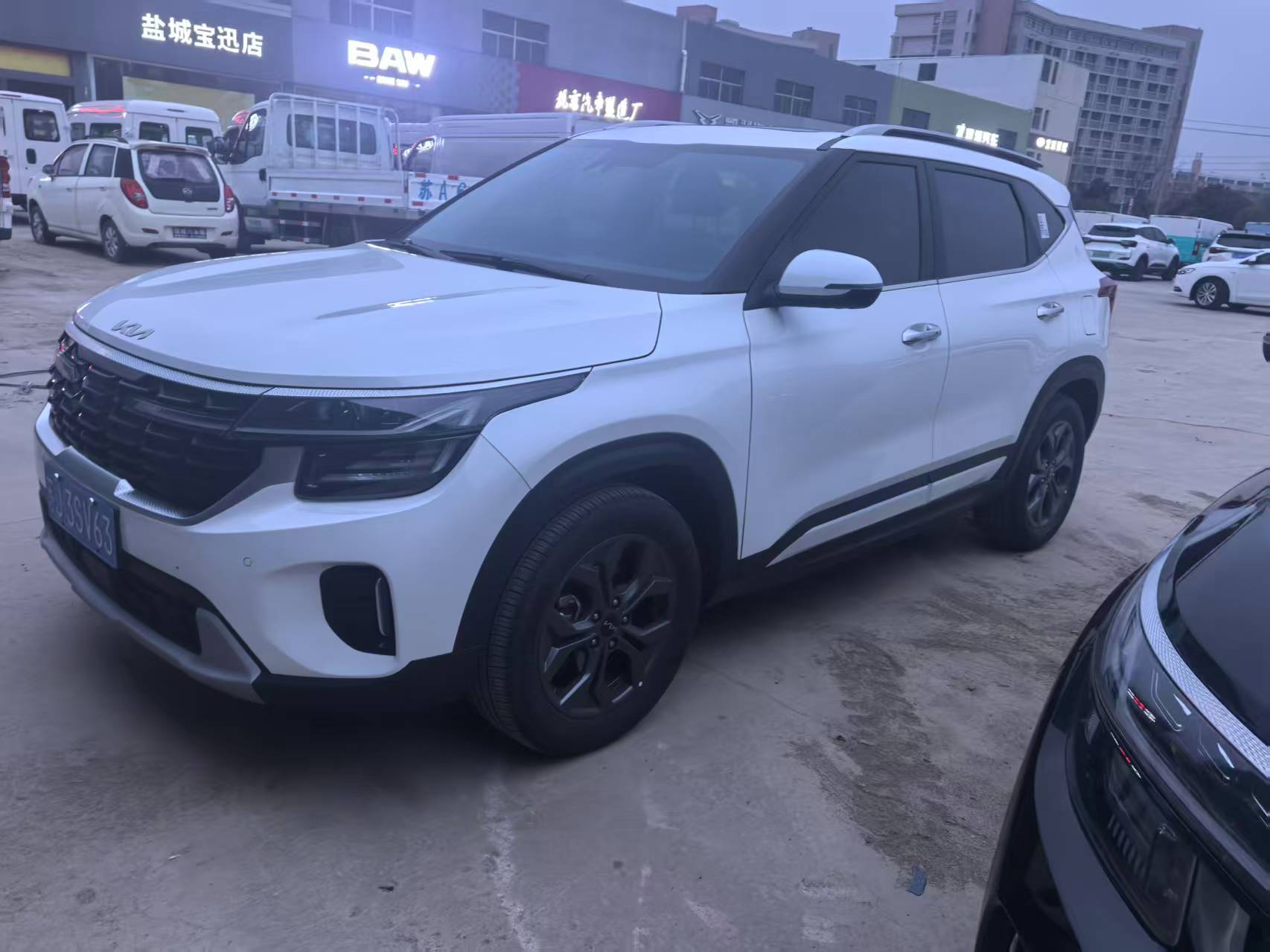 Кия Селтос 2023 1.5 л CVT Люкс, чёрный