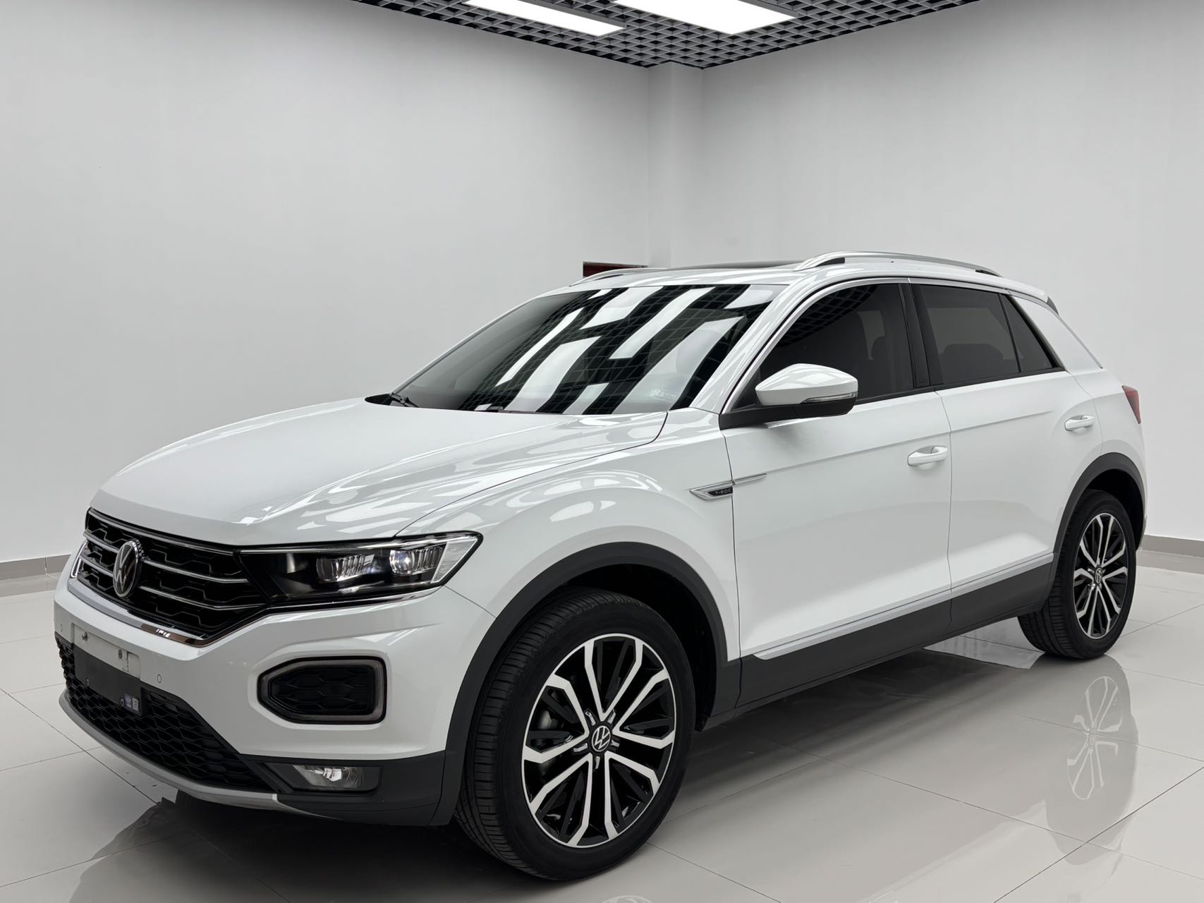 Модель 2022 T-Roc 280TSI DSG, передний привод, комфорт PLUS