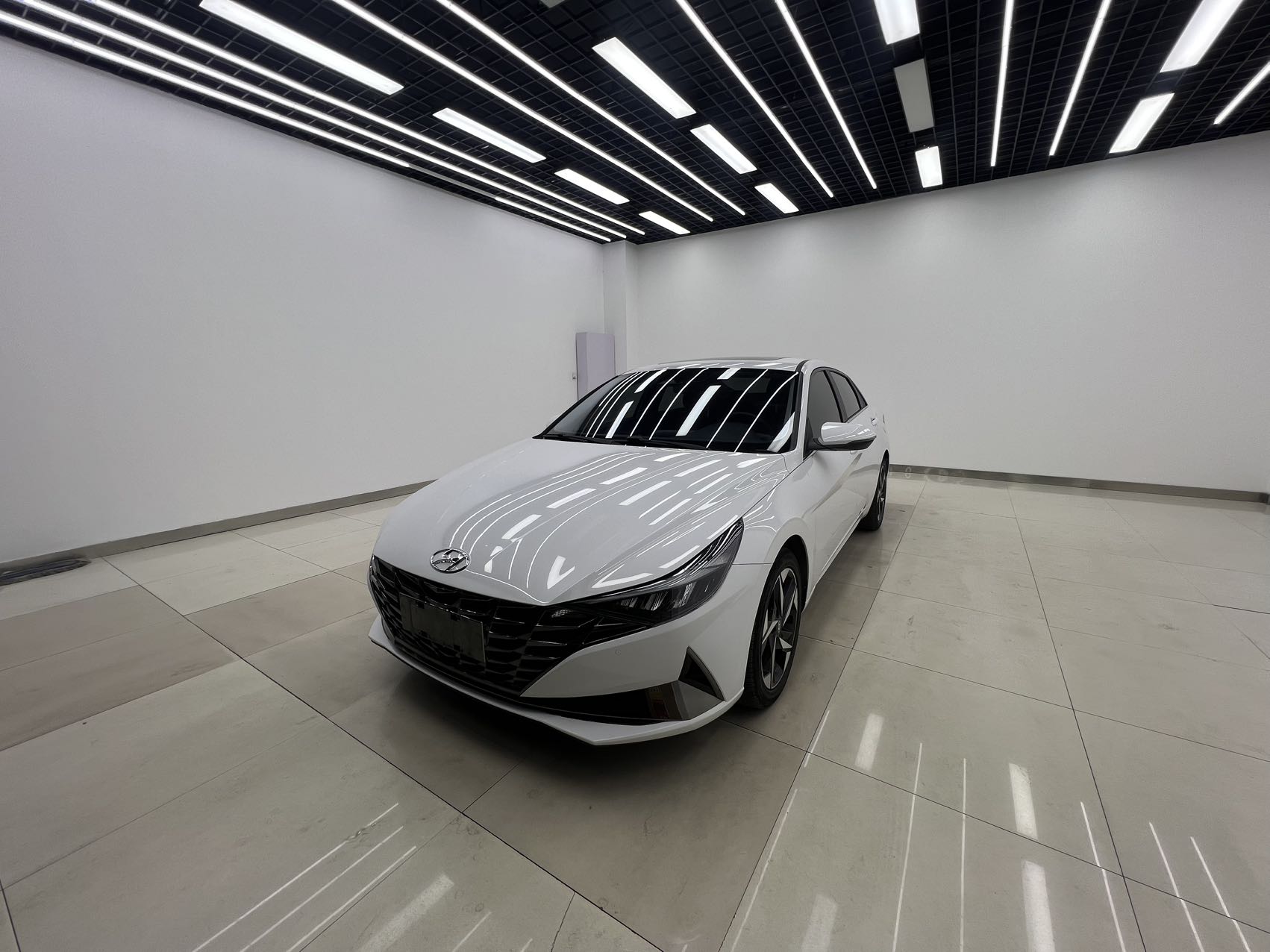Современный Elantra 2022 1.5L CVT LUX Престижная версия Национальный стандарт VI