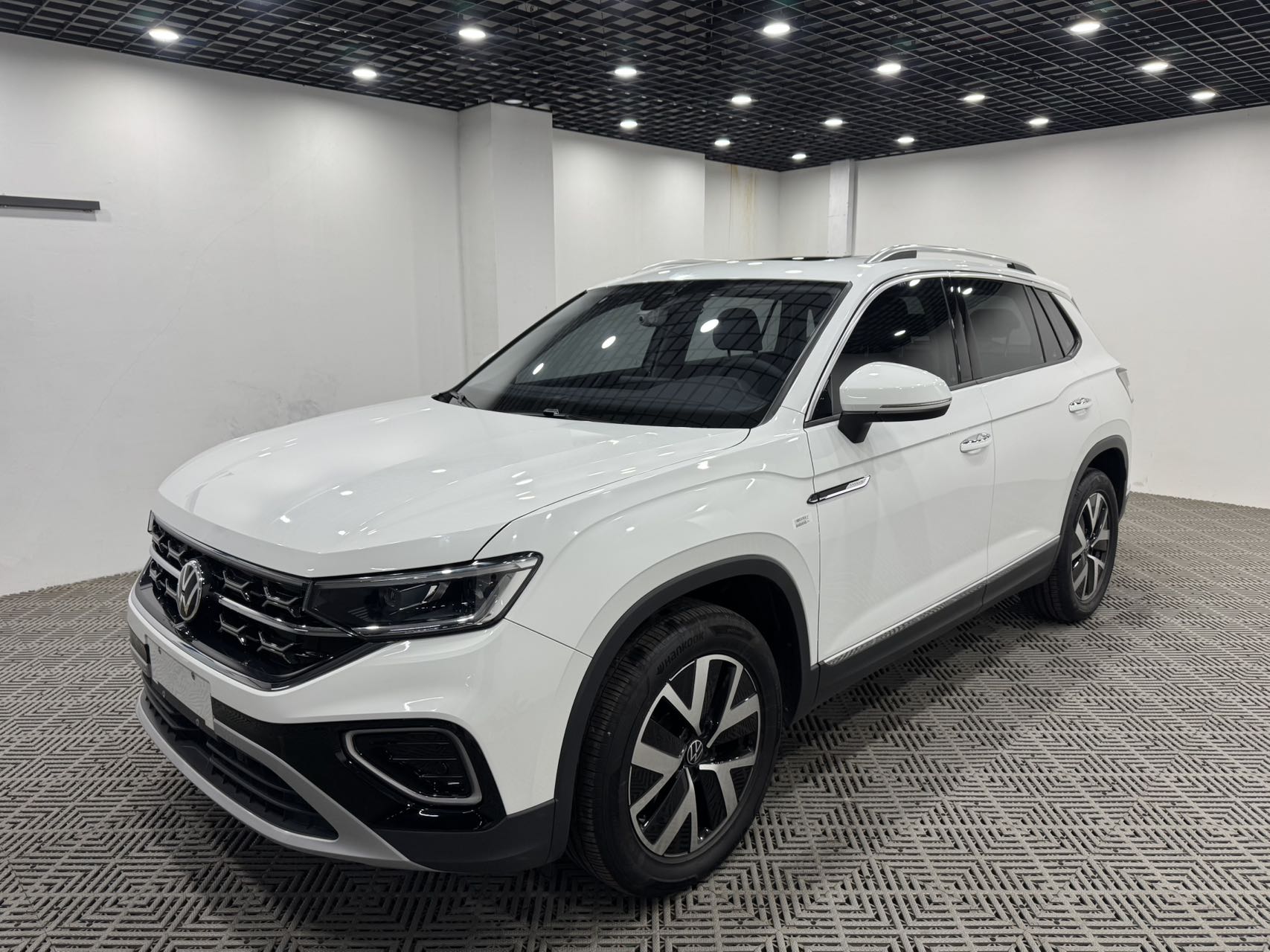 Volkswagen Tayron 2023, 280TSI, передний привод, комплектация Luxury Plus Advanced