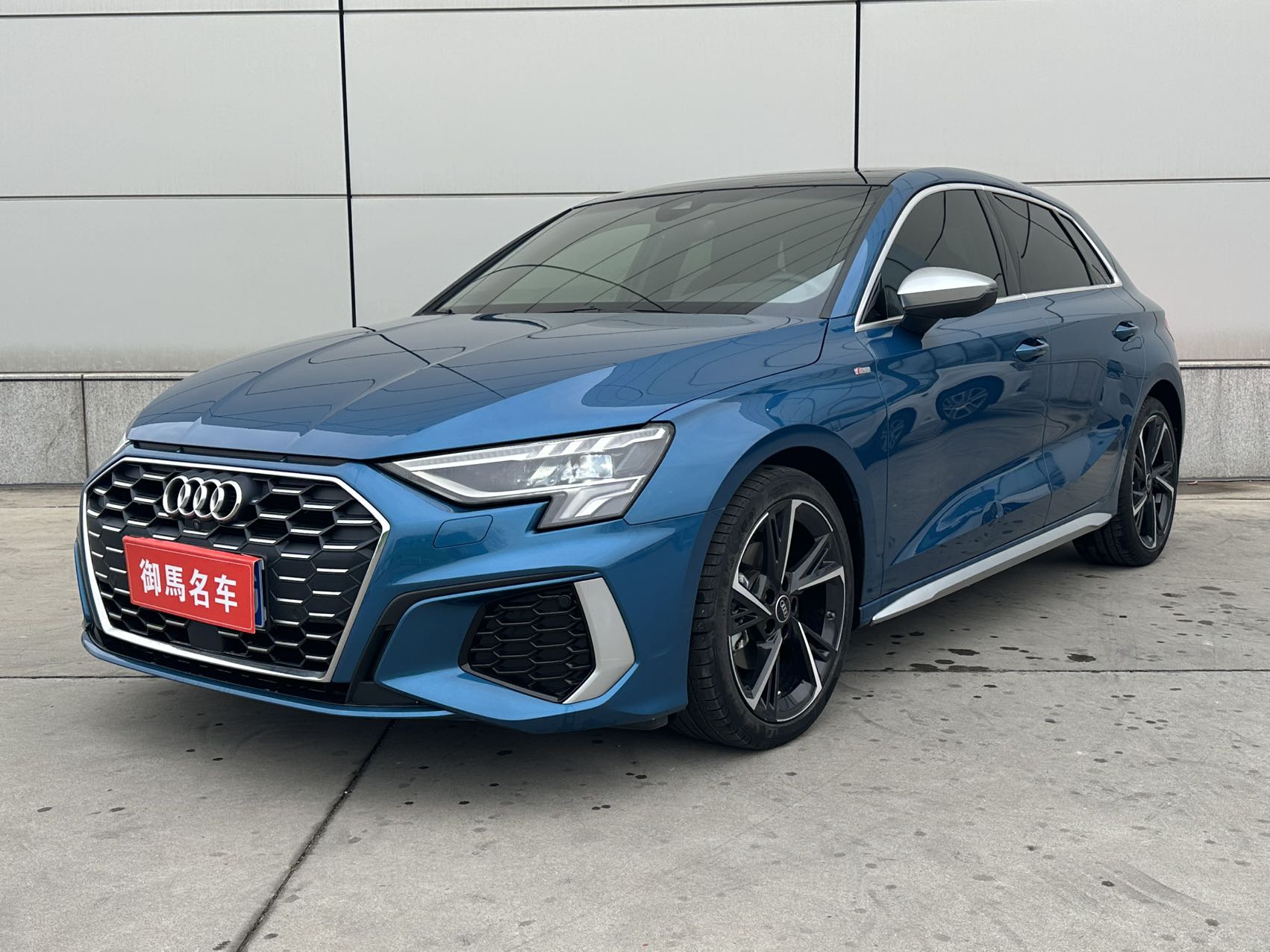Audi A3 2022 года Sportback 35 TFSI RS комплект Dynamic