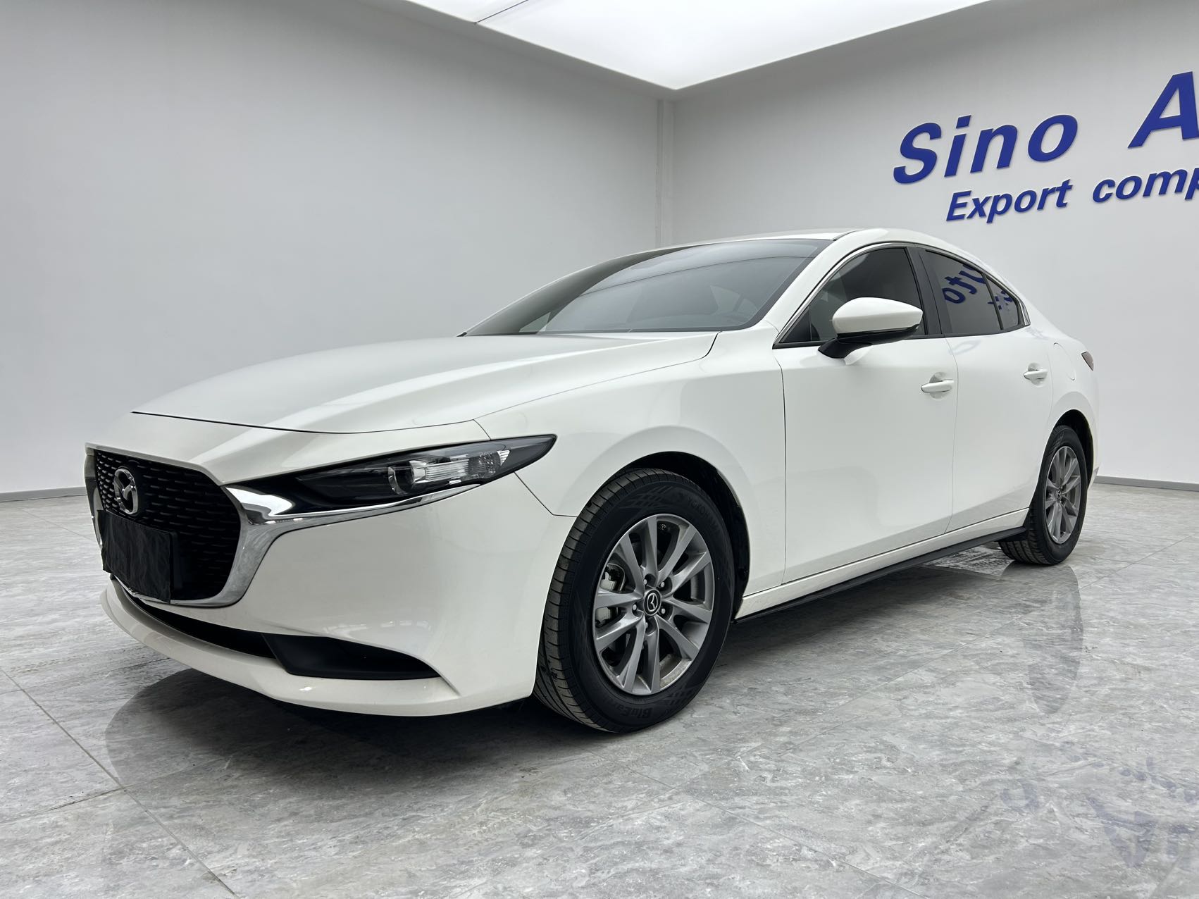 2021 год, Mazda Axela 1.5L версия качественной комплектации
