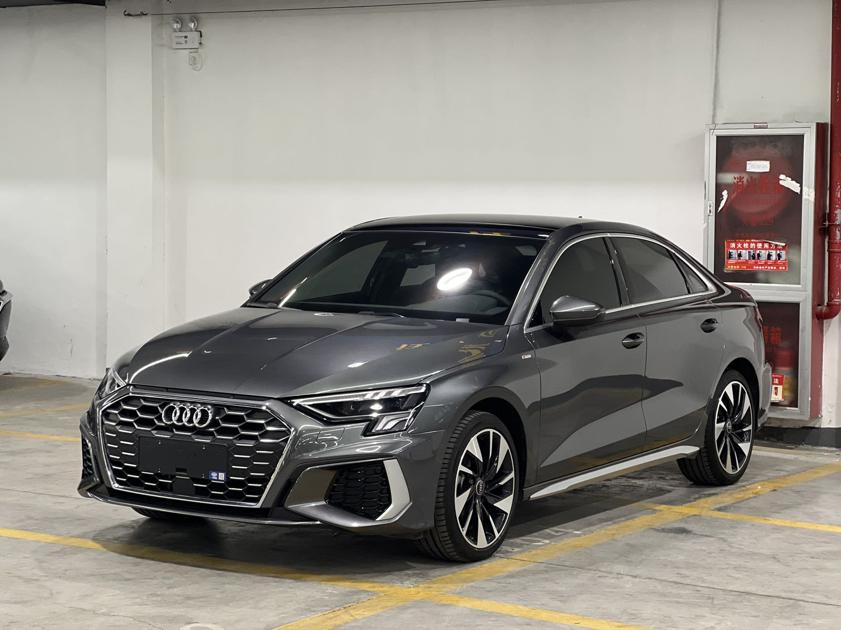 Audi A3 2023 года, обновлённая версия, Limousine 35 TFSI, стильная спортивная модификация