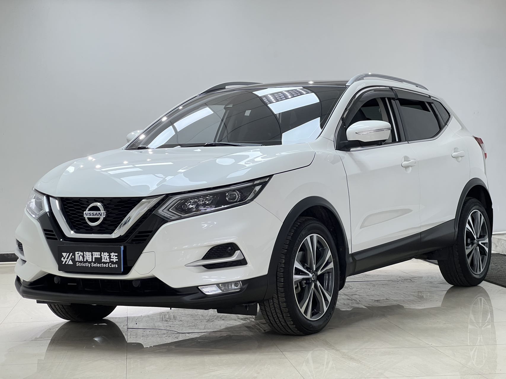 2022 модель Nissan Qashqai 2.0L CVT XV Prem. Luxury Edition (с подогревом сидений)