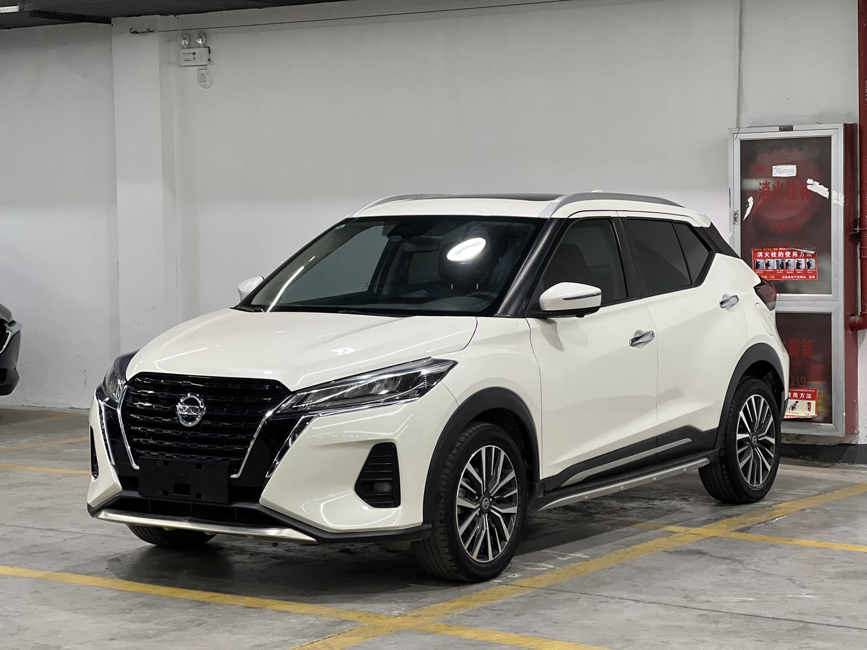 Nissan Juke 2022 модельного года 1.5L CVT XV Лакшери