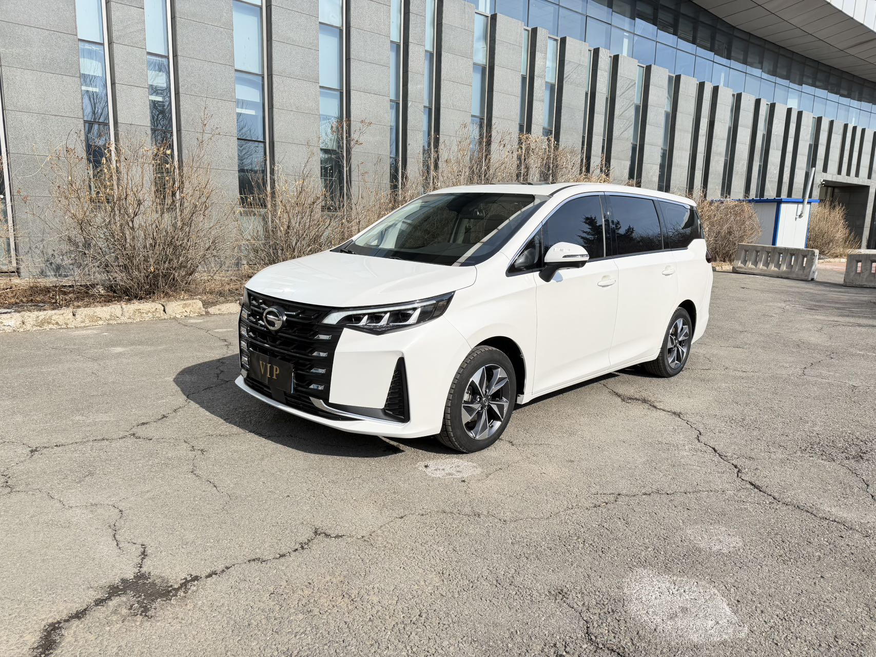 【Номер шасси】117886 【Название автомобиля】Легенда 2021 M6270T Премиум (семиместный) 【Привод】Два колеса 【Цвет】Белый 【Дата выпуска】Ноябрь 2021 【Дата регистрации】Январь 2022 【Пробег】47000 километров 【Страховка】Январь 2027 【Объем двигателя】1.5T 【Состояние авто