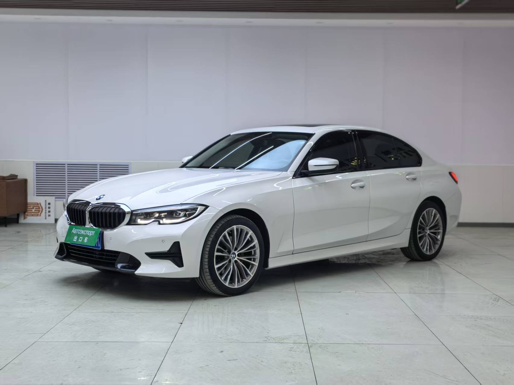 BMW 3 серии 2022 Модифицированный спортивный комплект 320i