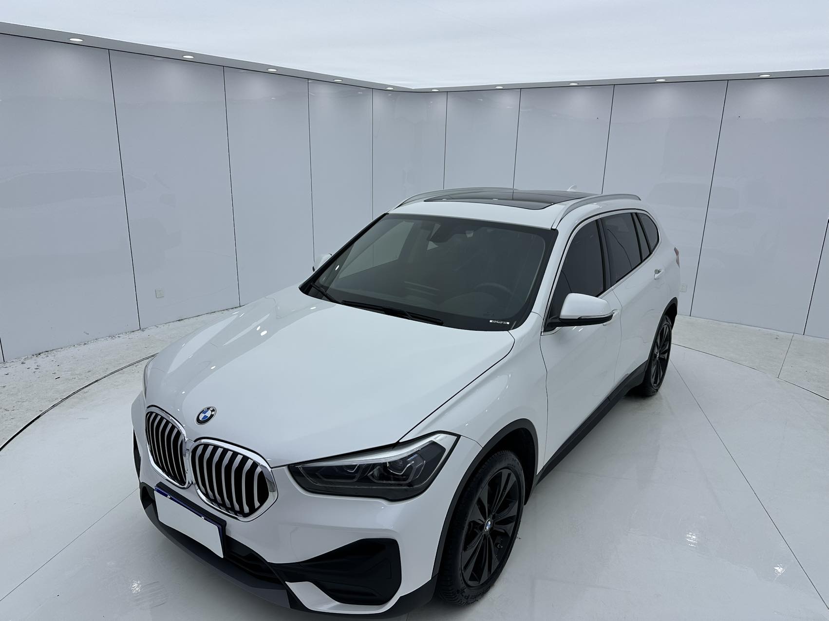 BMW X1 2021 года, обновленная версия, sDrive20Li, стильная модель