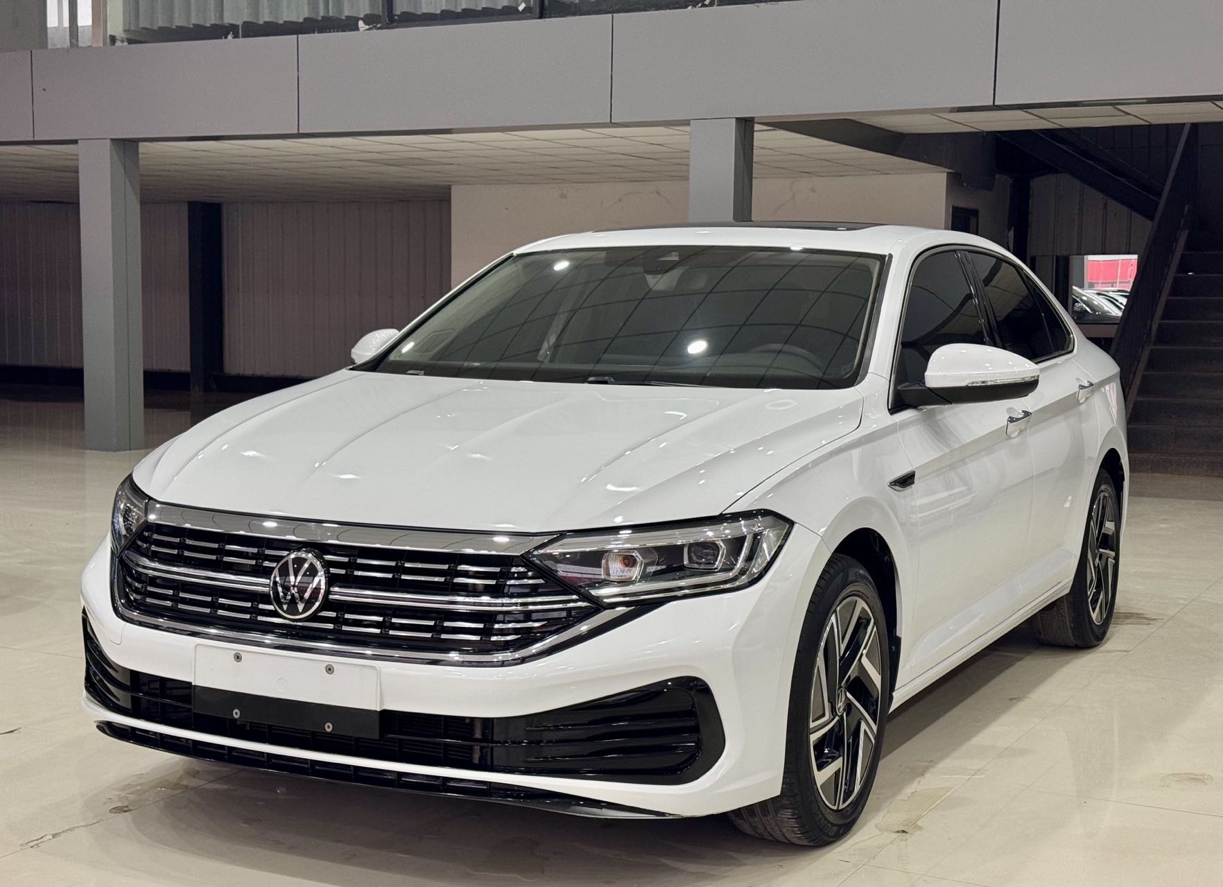 Volkswagen Sagitar 23 модель 280TSI DSG Beyond PLUS